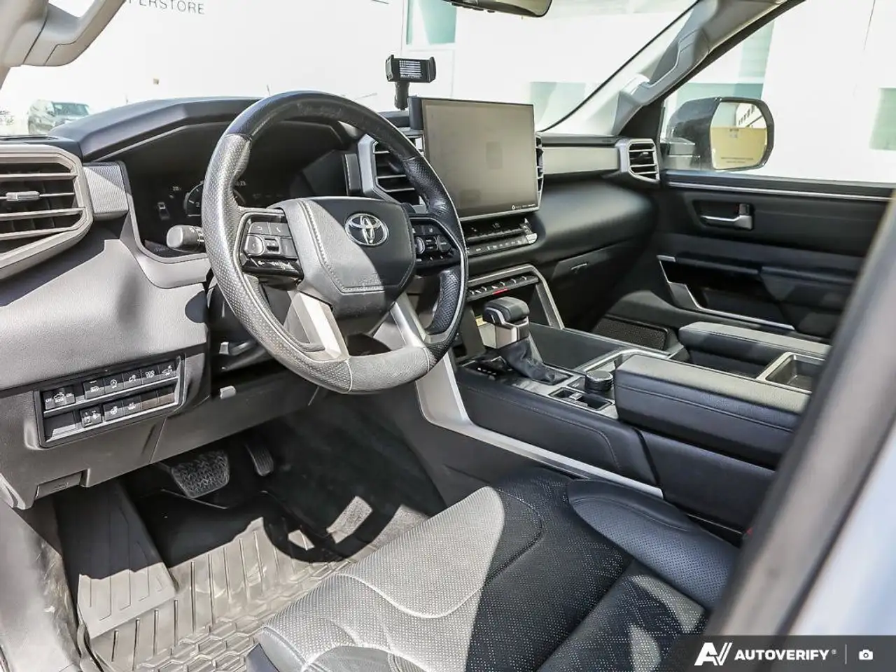 Toyota Tundra снимка Toyota Tundra