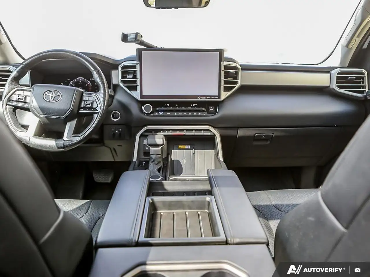 Toyota Tundra снимка Toyota Tundra