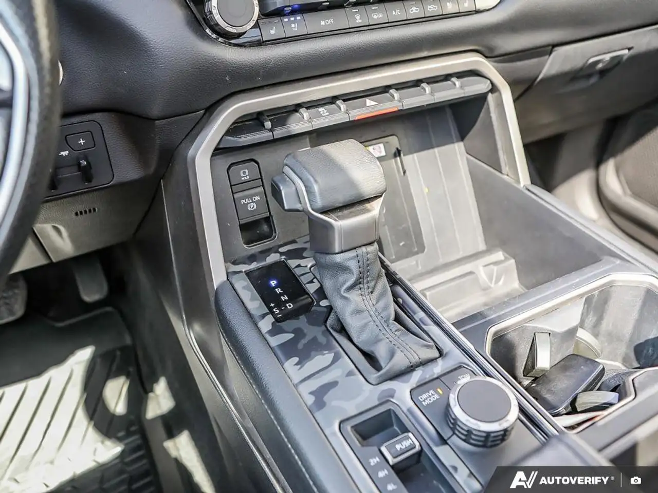 Toyota Tundra снимка Toyota Tundra