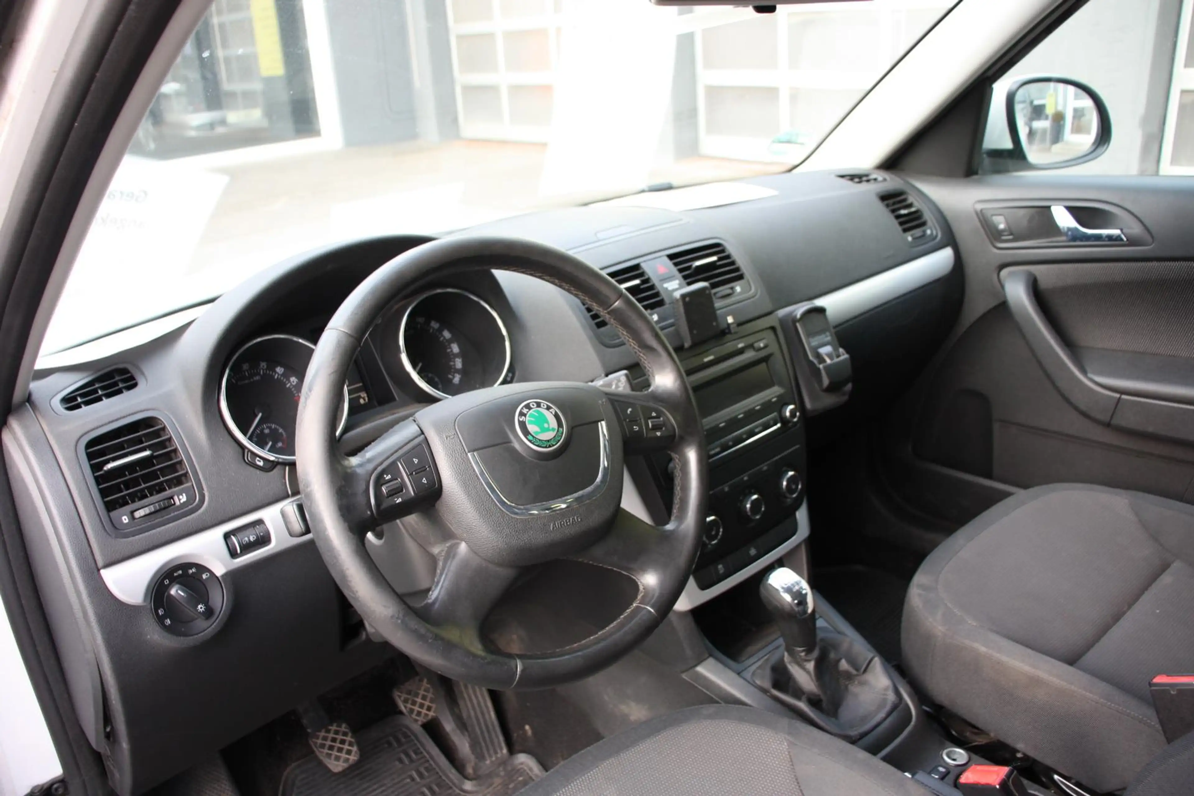 Skoda Yeti Ambition 4x4 TÜV neu AHK PDC Winter Climatic 2.0 T — photo 7