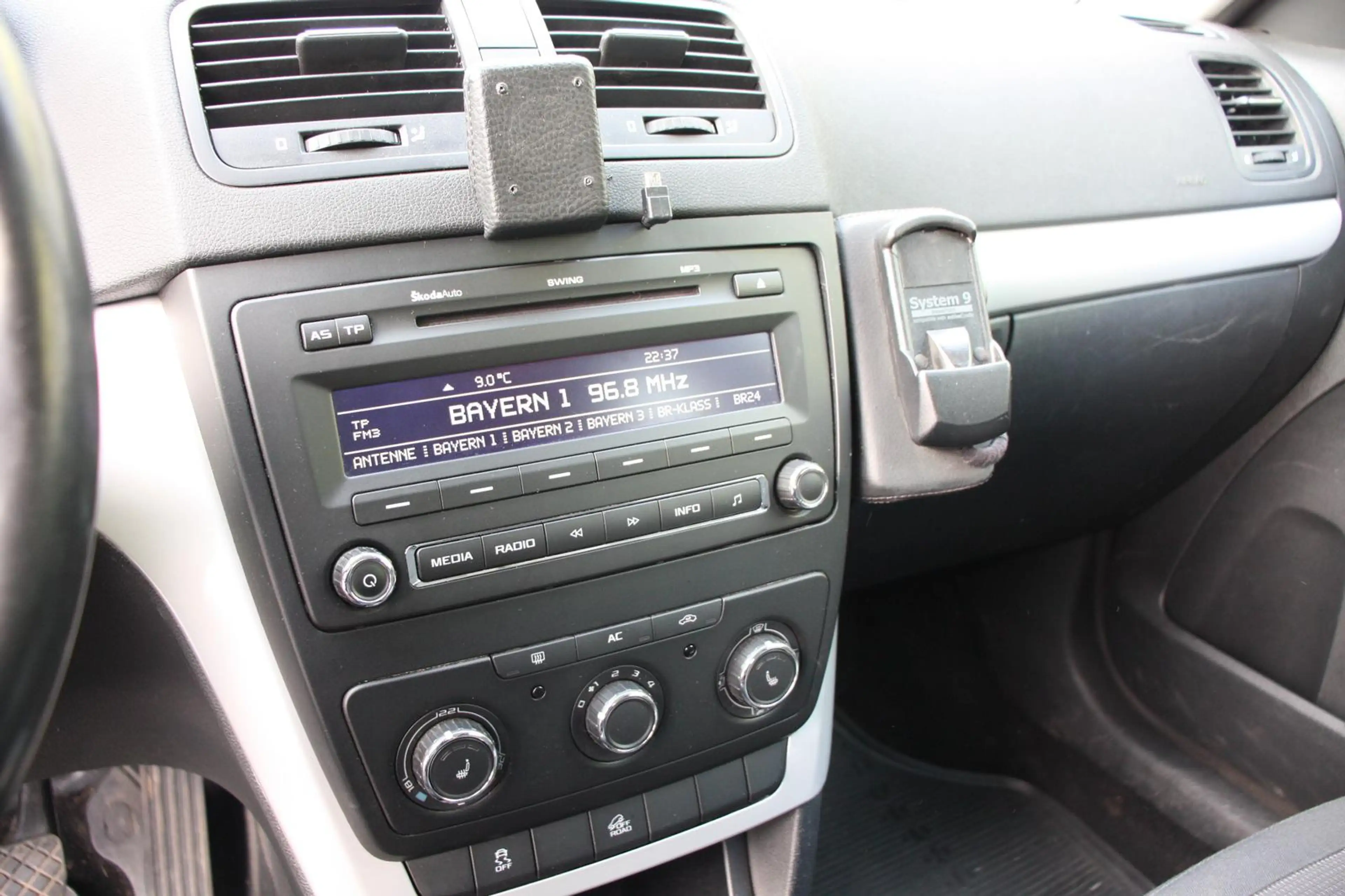 Skoda Yeti Ambition 4x4 TÜV neu AHK PDC Winter Climatic 2.0 T — photo 10