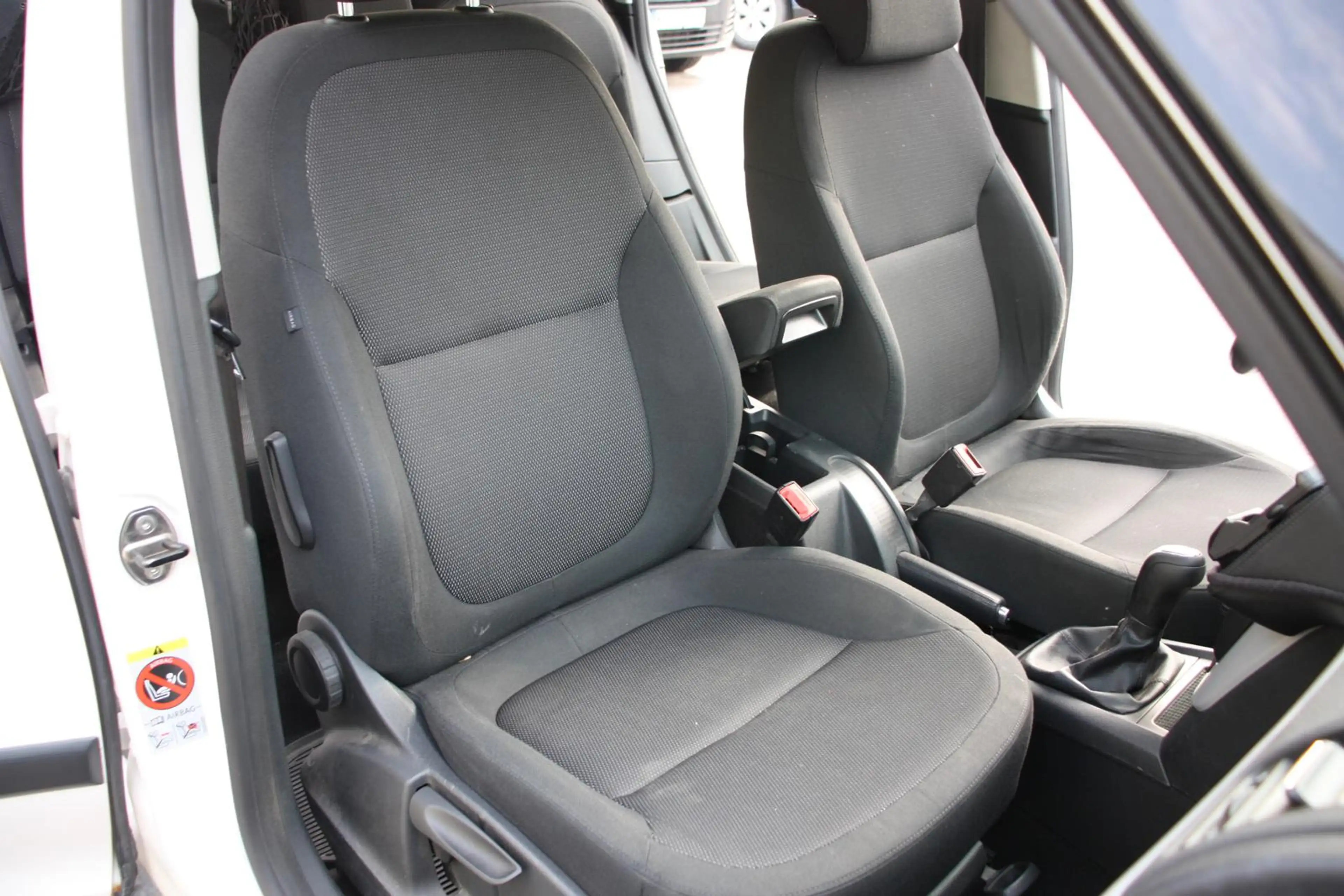 Skoda Yeti Ambition 4x4 TÜV neu AHK PDC Winter Climatic 2.0 T — photo 14