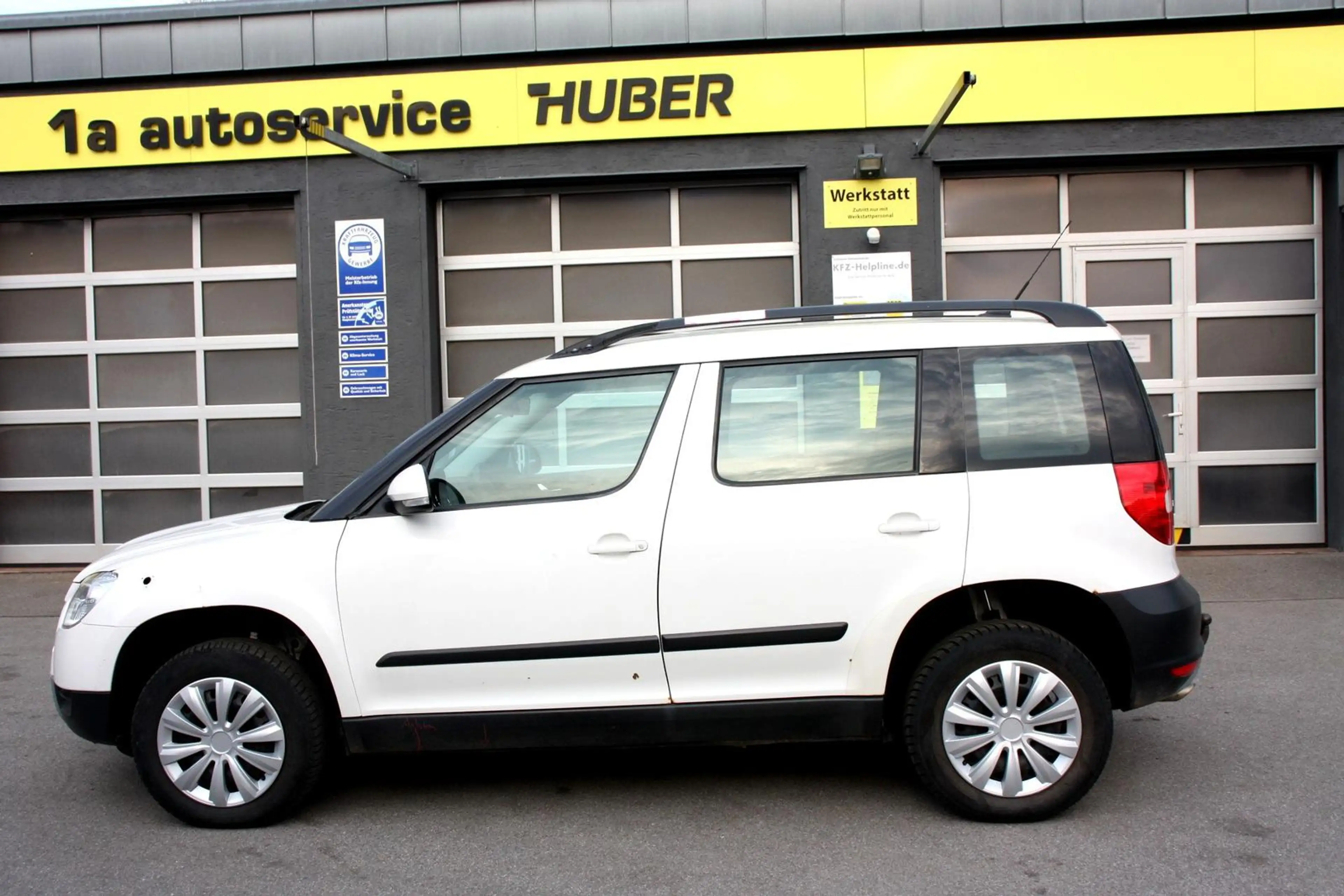 Skoda Yeti Ambition 4x4 TÜV neu AHK PDC Winter Climatic 2.0 T
