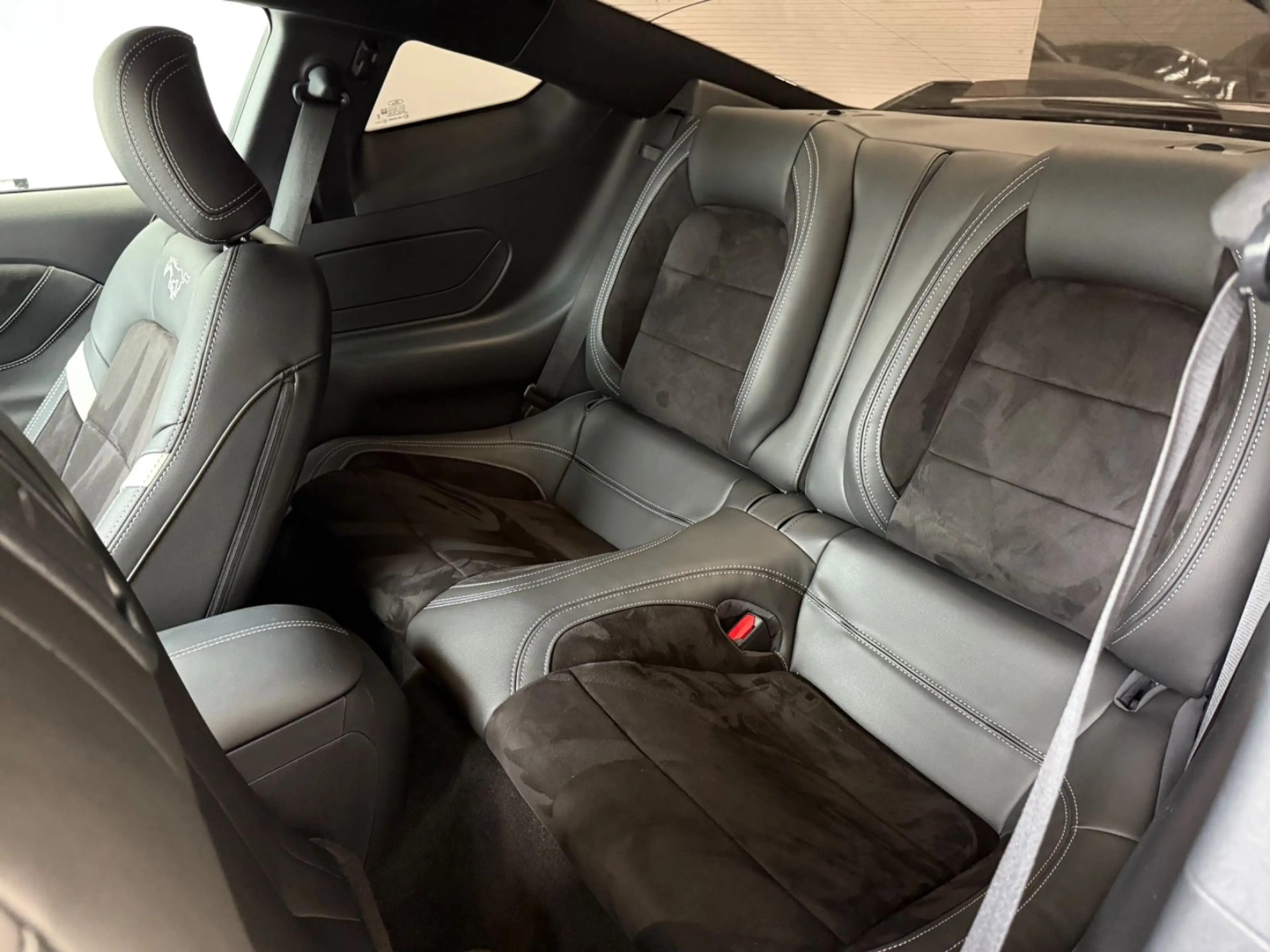 Ford Mustang 2.3 Leder CarPlay Led Digit Tacho Kamera — photo 9
