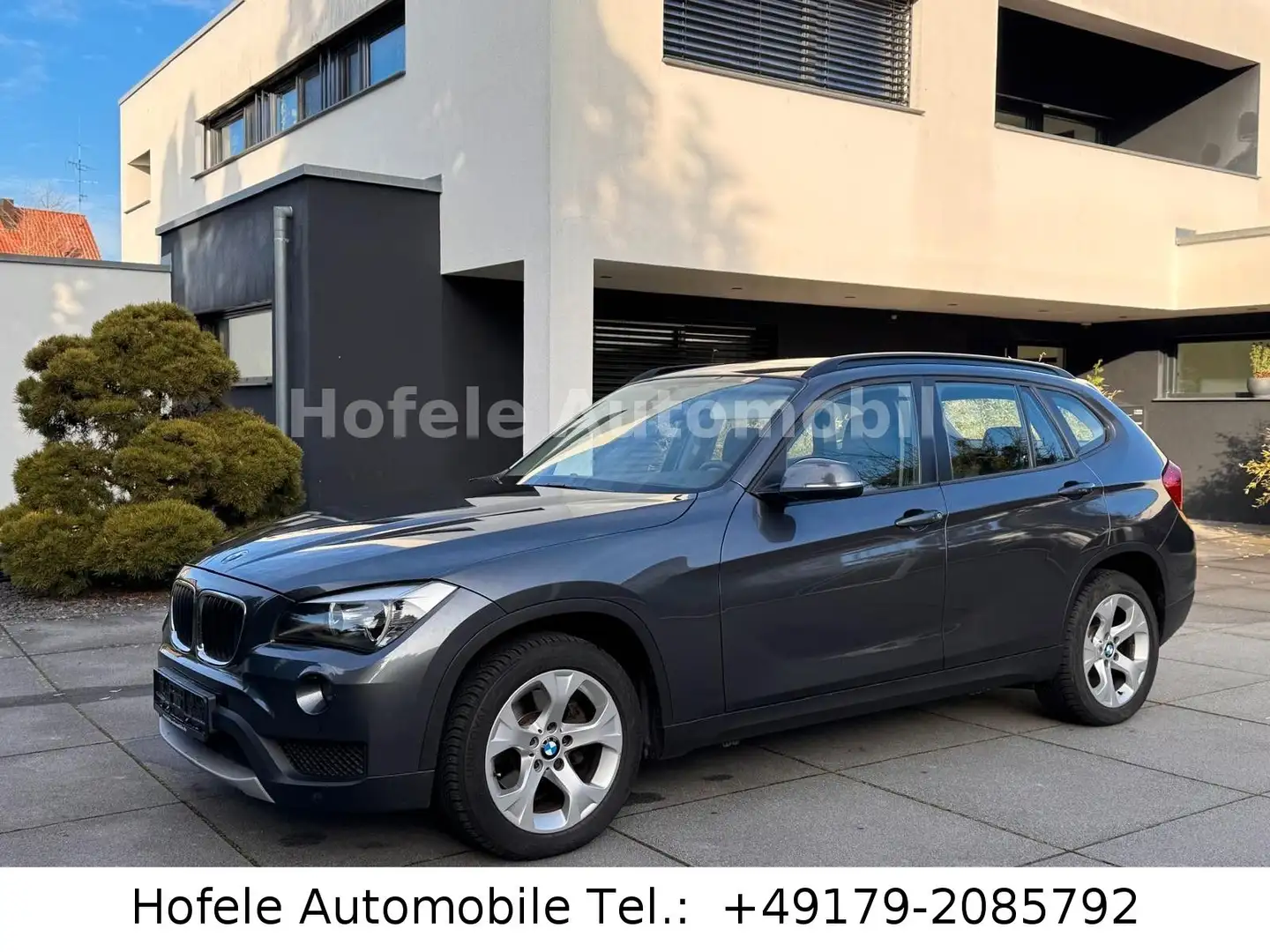 BMW X1 20 i sDrive **PANO/NAVI/PDC** Grijs - 1