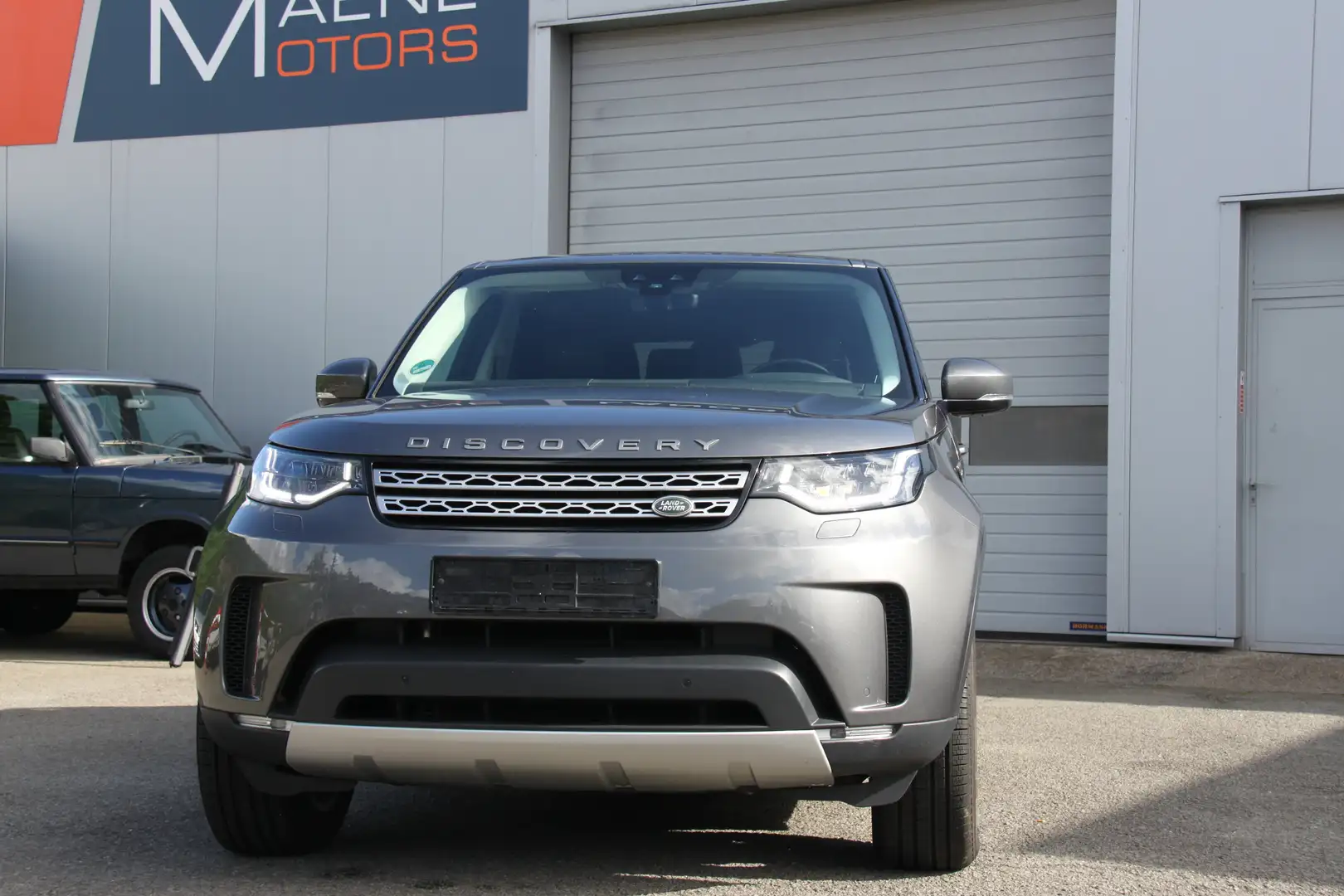 Land Rover Discovery 3.0 TD6 HSE 7pl. Grijs - 1