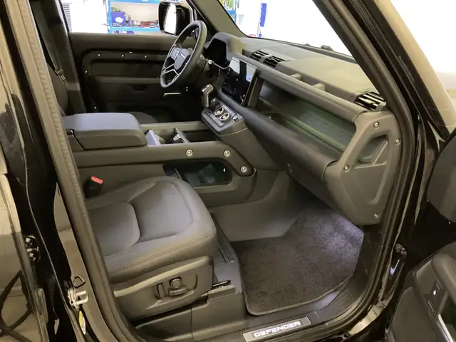 Land Rover Defender 110 D300 AWD X-Dynami Ansicht 13