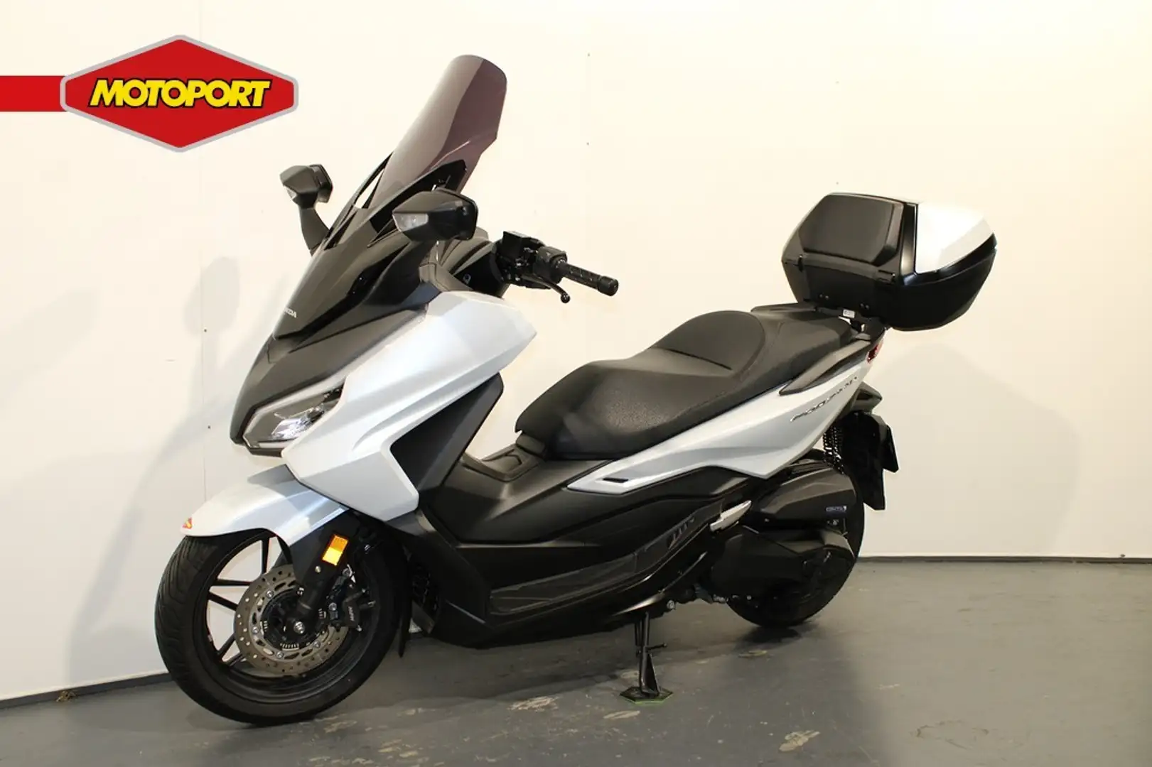 Honda Forza 350 NSS Zwart - 2