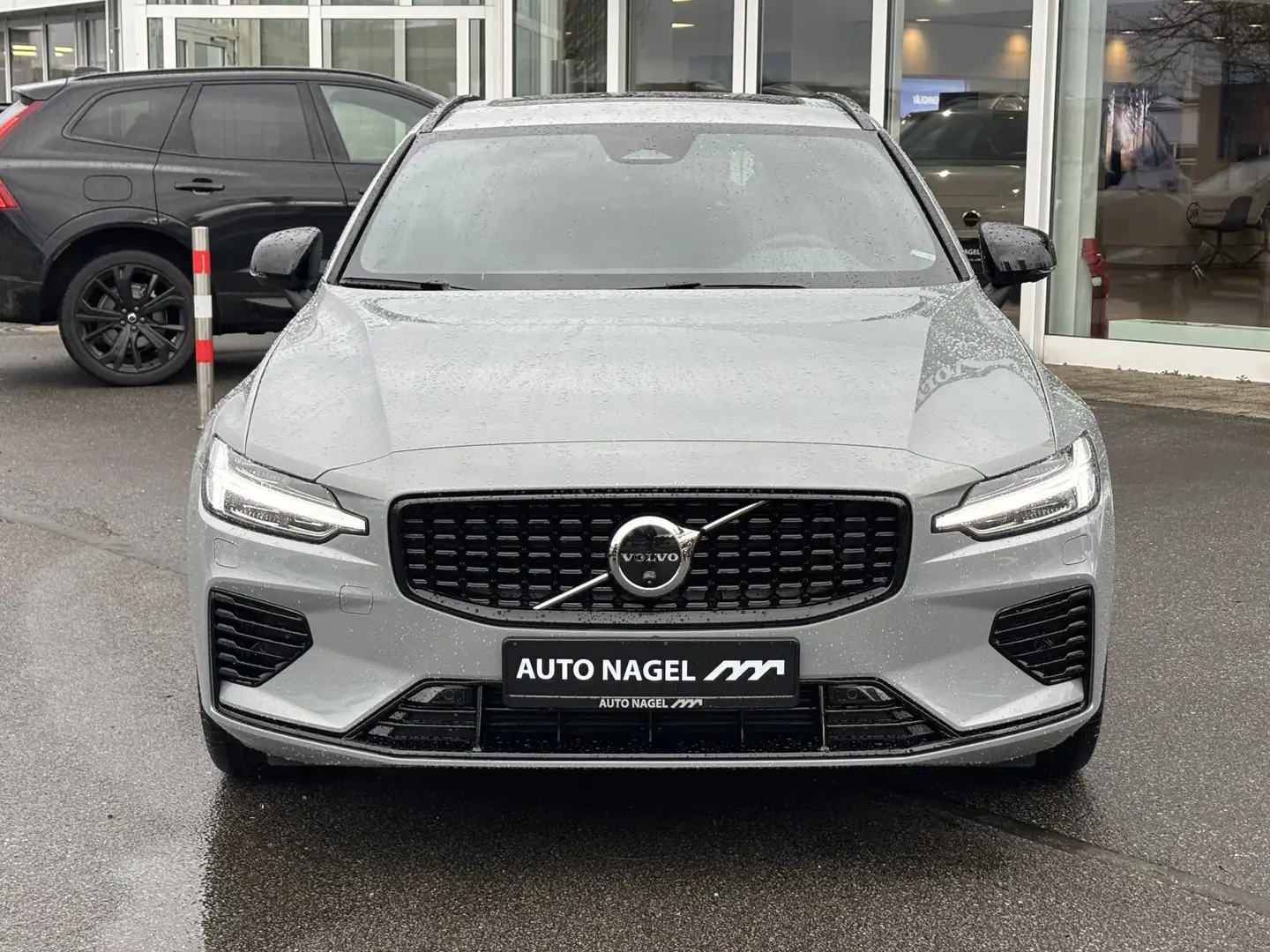 Volvo V60 V60 Recharge T6 Plus Dark PANO| Grau - 2