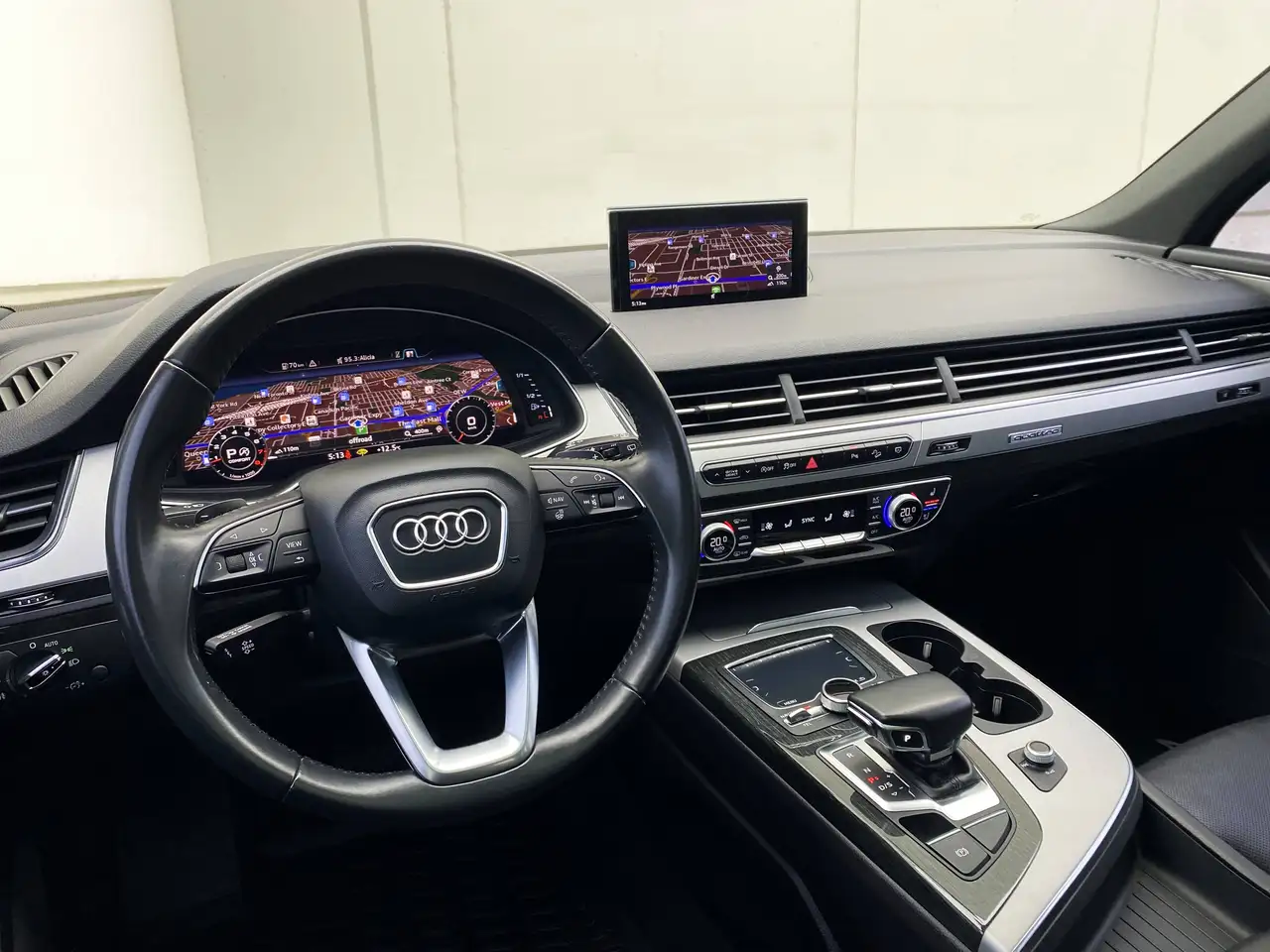Audi Q7 снимка Audi Q7