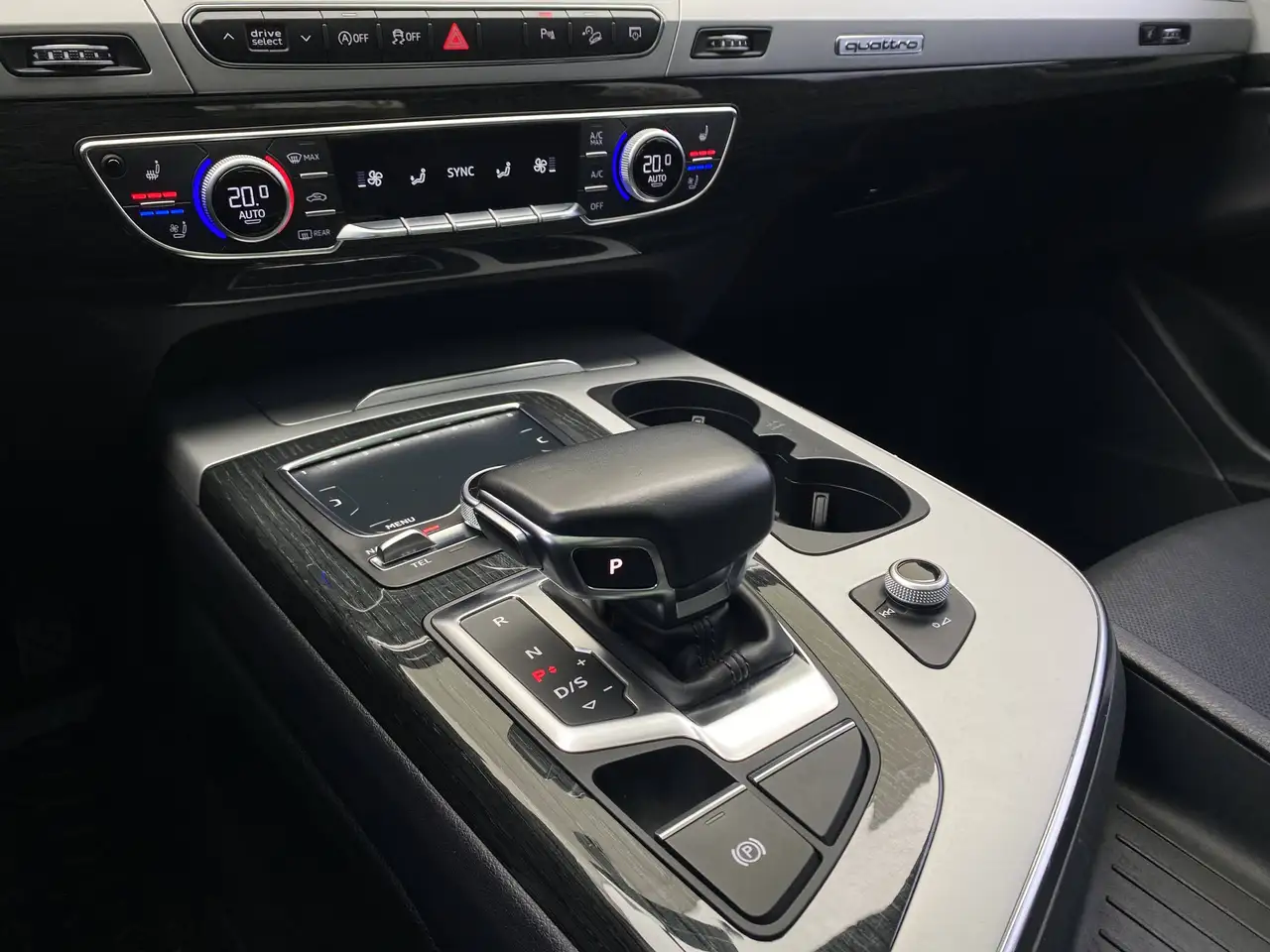 Audi Q7 снимка Audi Q7