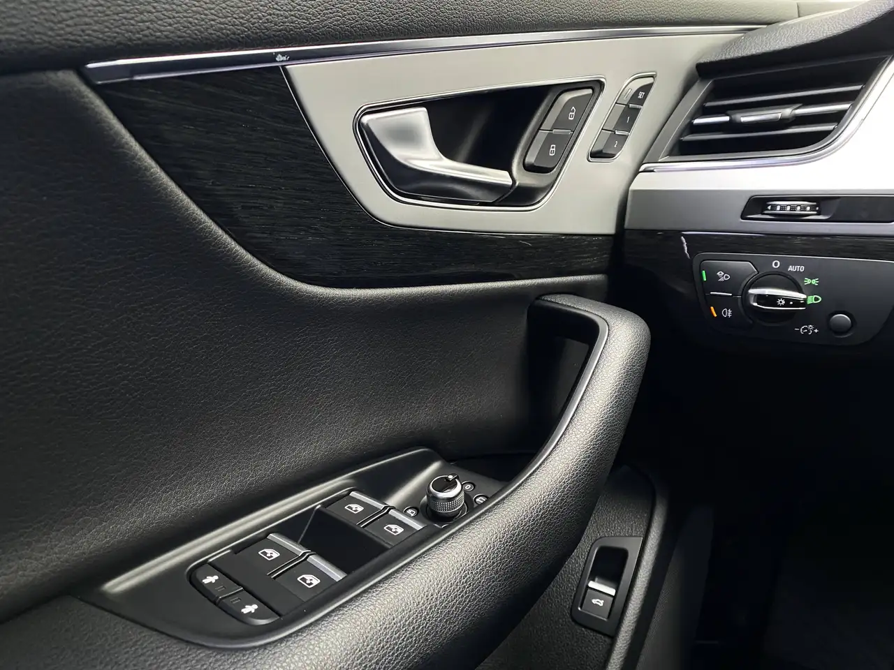 Audi Q7 снимка Audi Q7