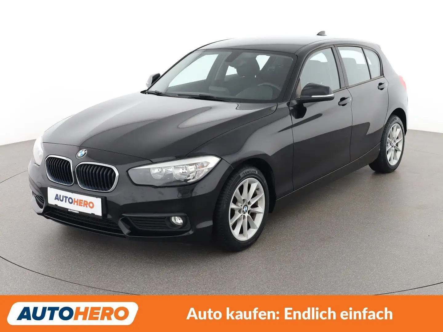 BMW 118 118i Schwarz - 1