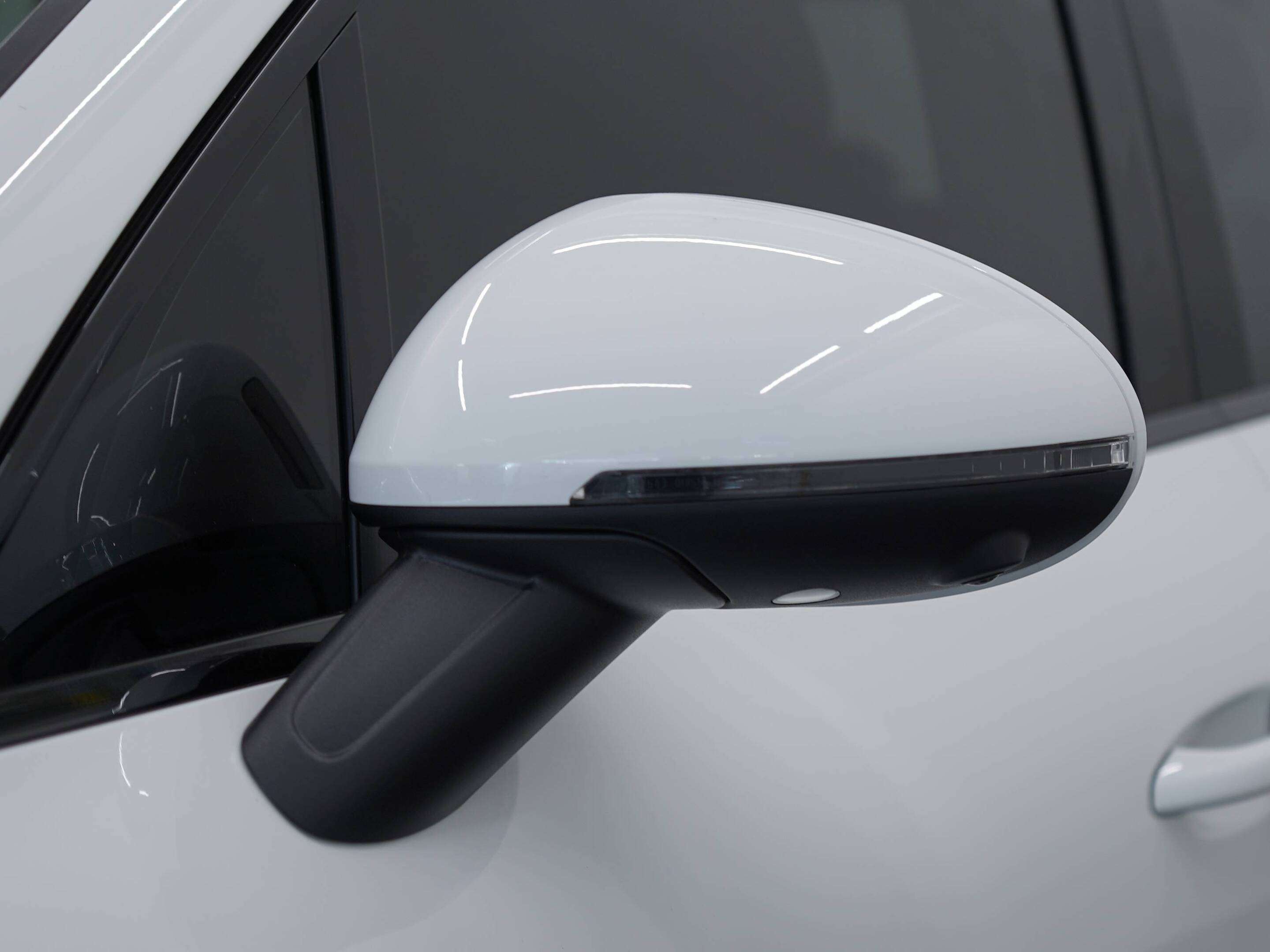 2021 Porsche Macan AWD thumb 12