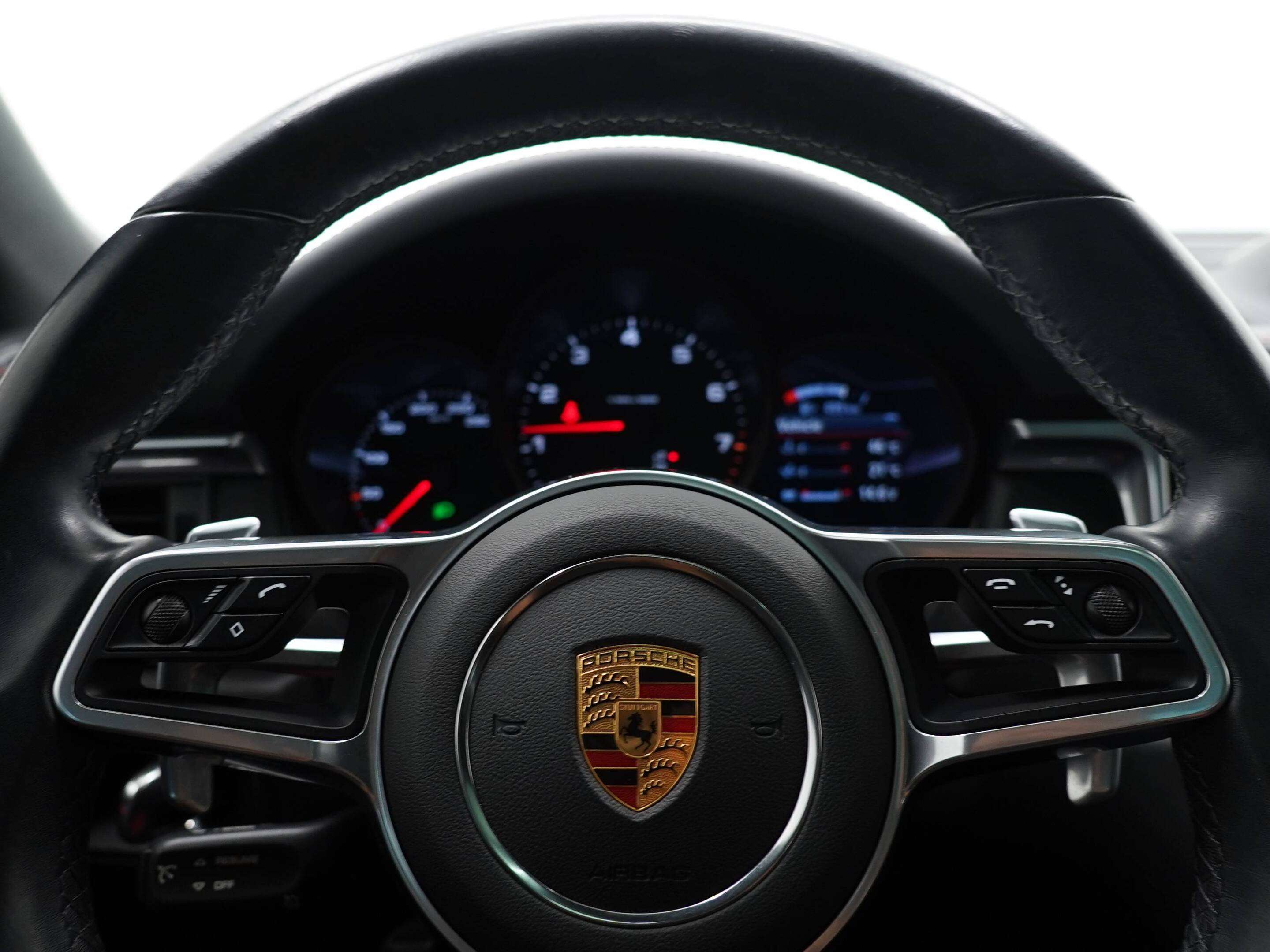 2021 Porsche Macan AWD thumb 20