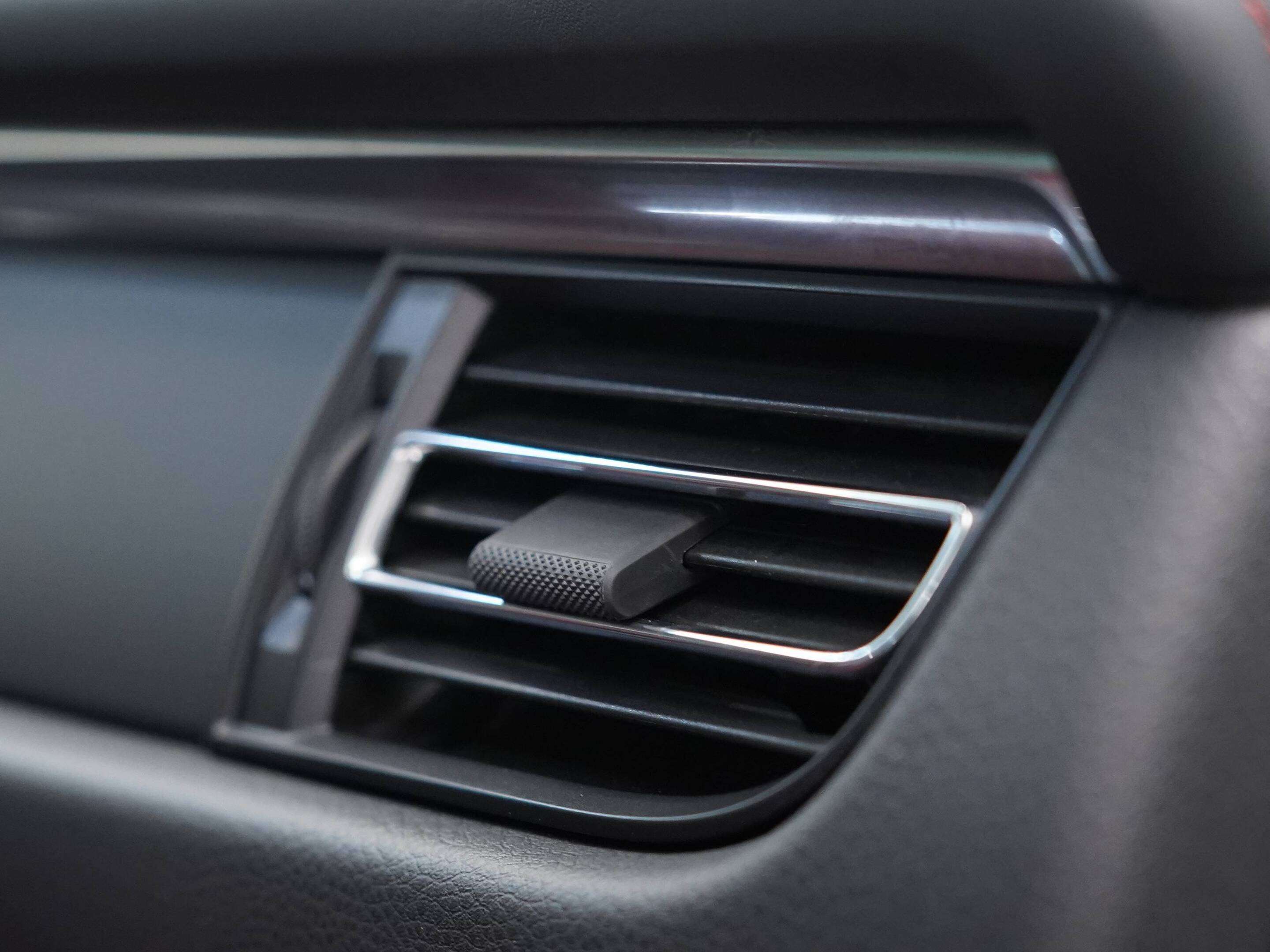 2021 Porsche Macan AWD thumb 29