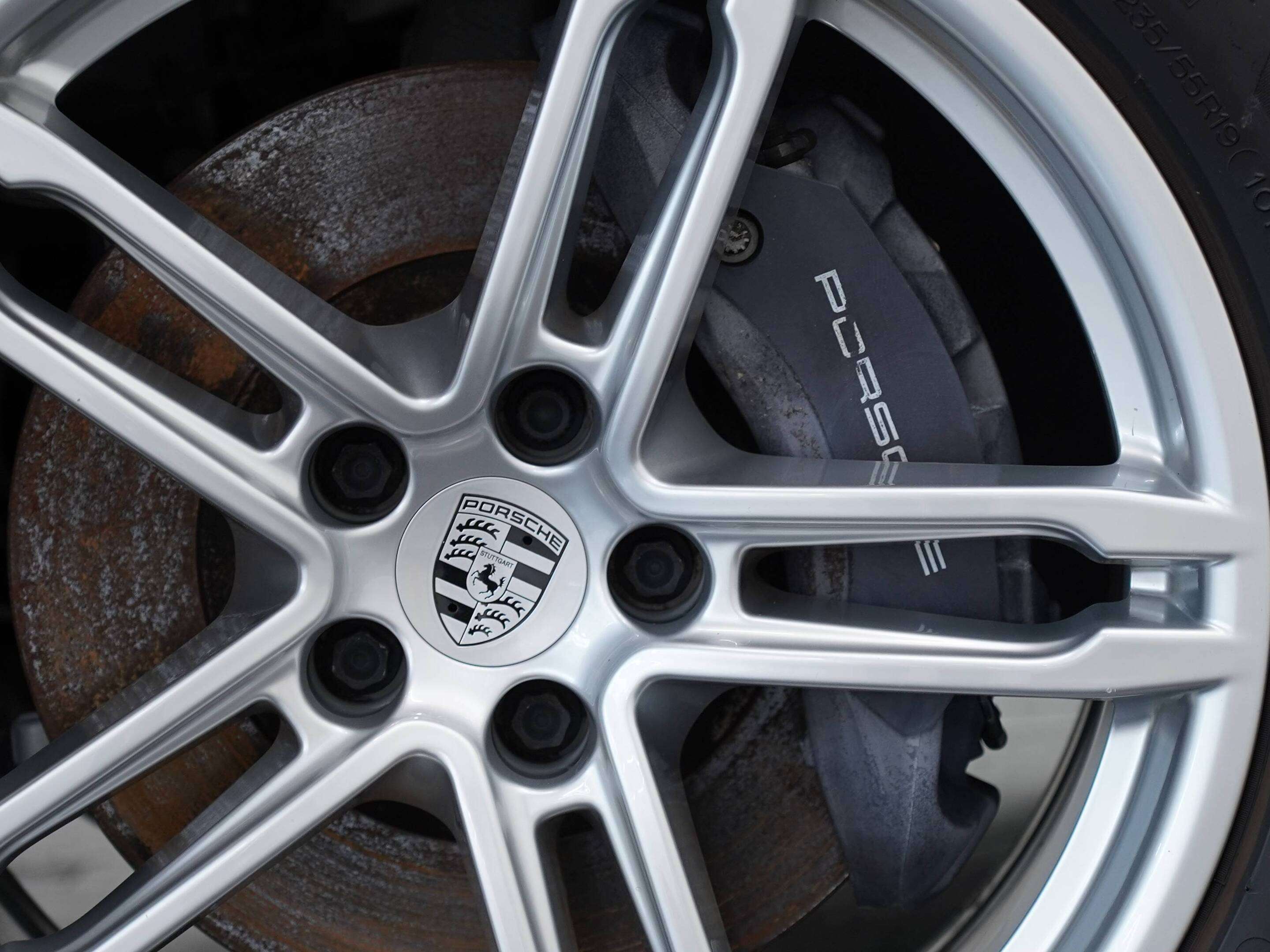 2021 Porsche Macan AWD thumb 11