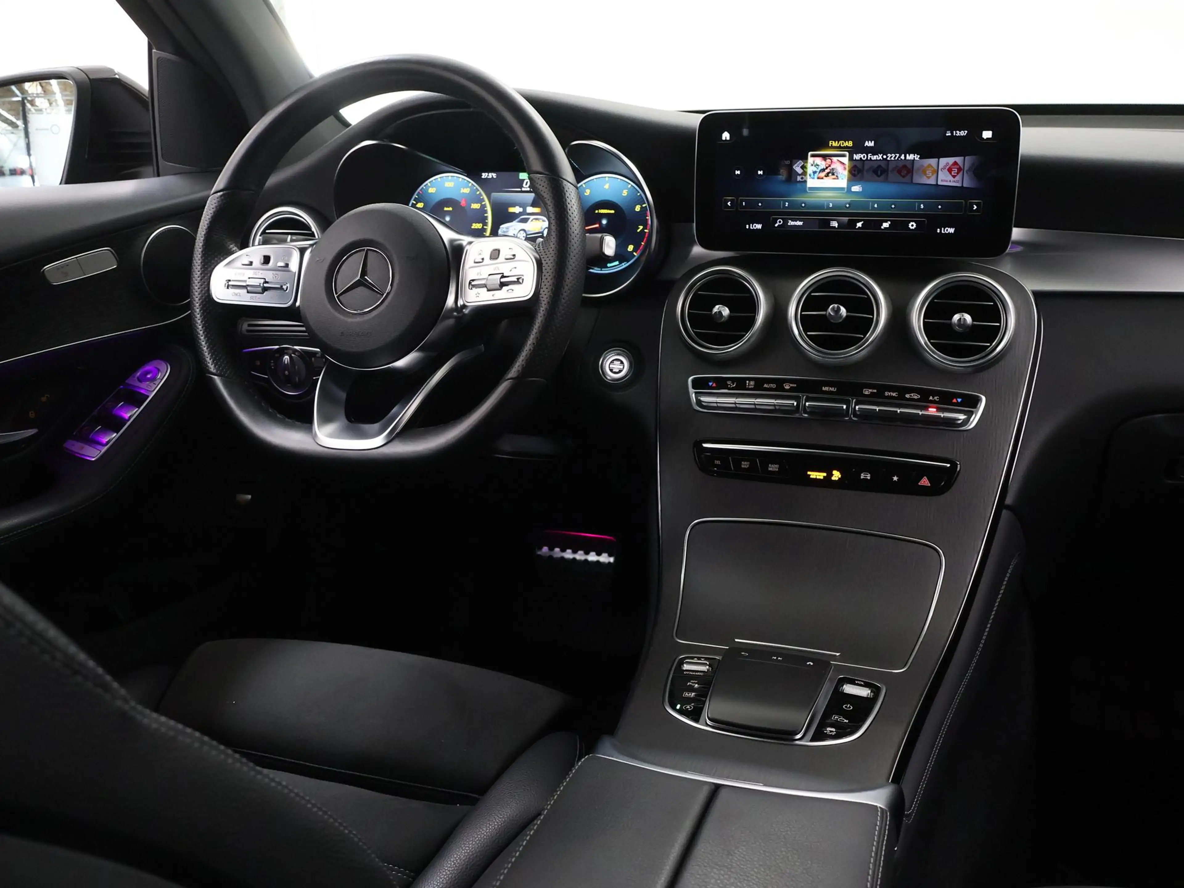 Mercedes-Benz GLC 200 4MATIC Premium | Night | Stoelverwarming | Widescr — photo 9