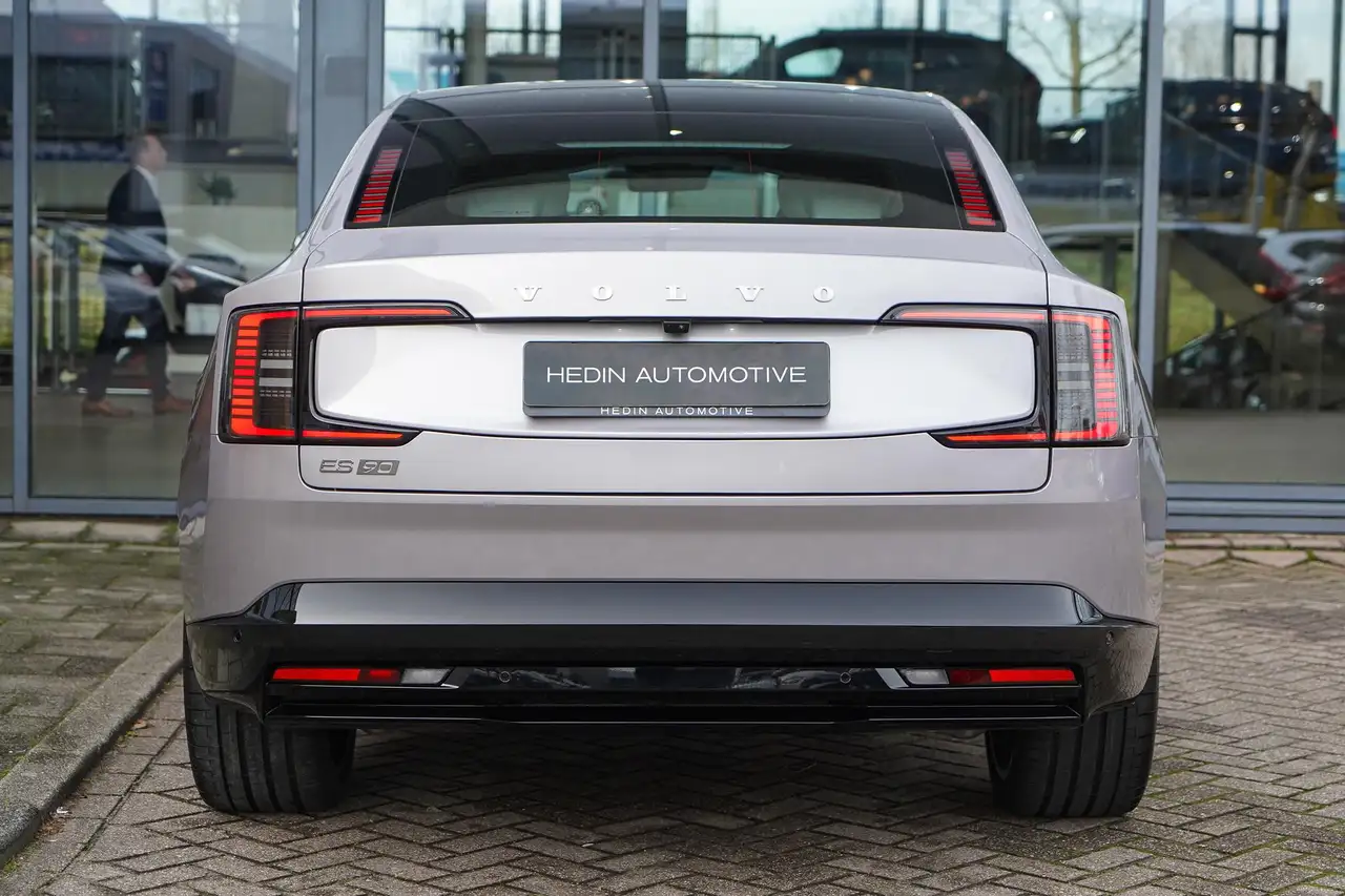 Volvo ES90 2026