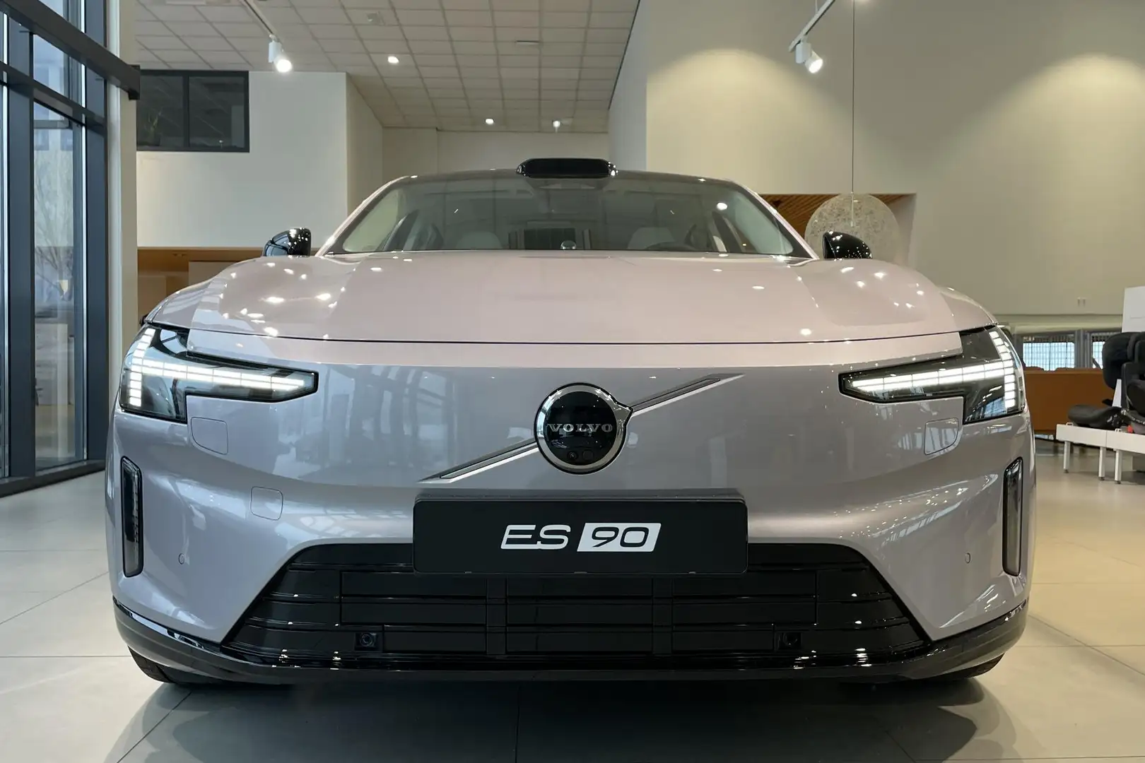 Volvo ES90 Single Motor Extended Range Ultra 92 kWh | Pilot A Silber - 2