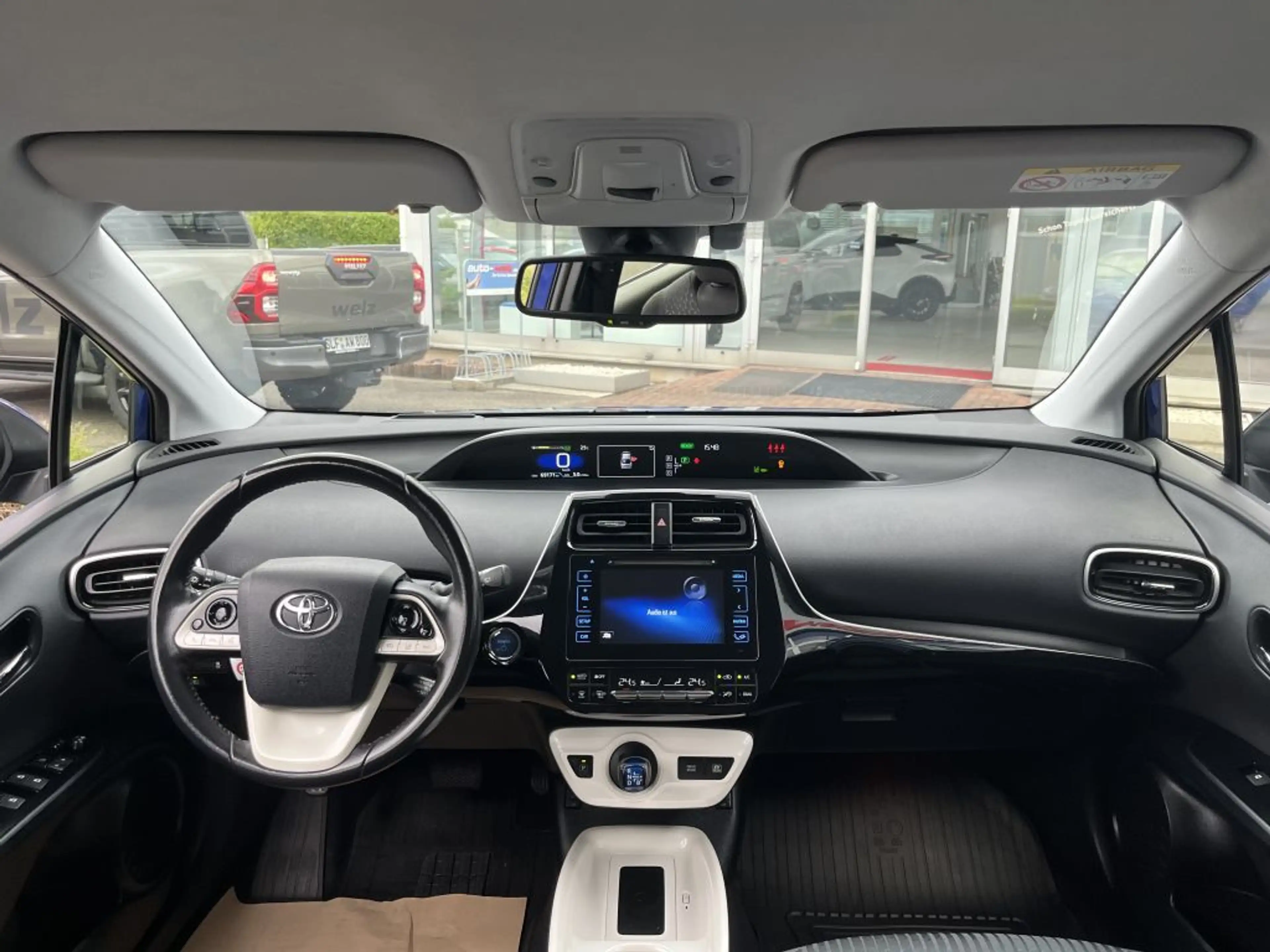 Toyota Prius (Hybrid) Comfort — photo 7