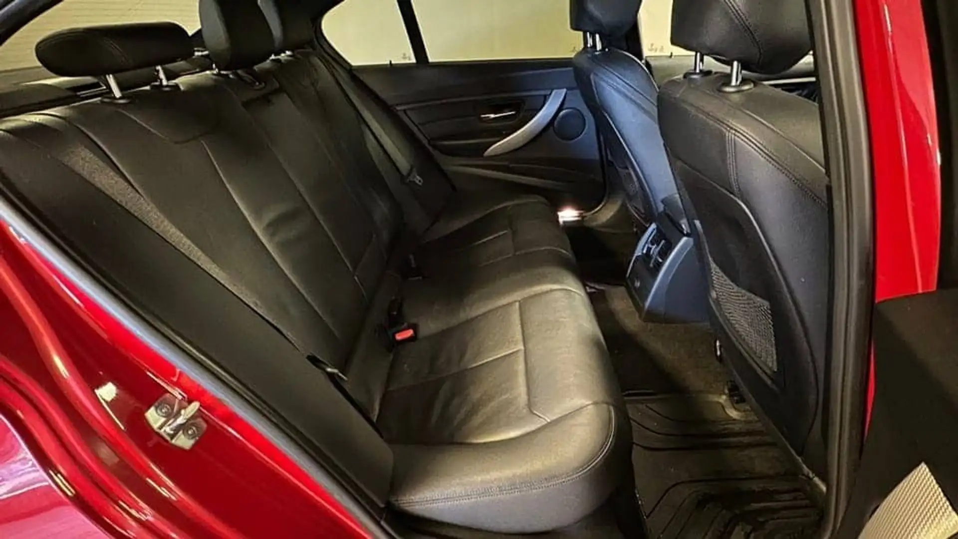 BMW 318 318d 122ch Confort - 2