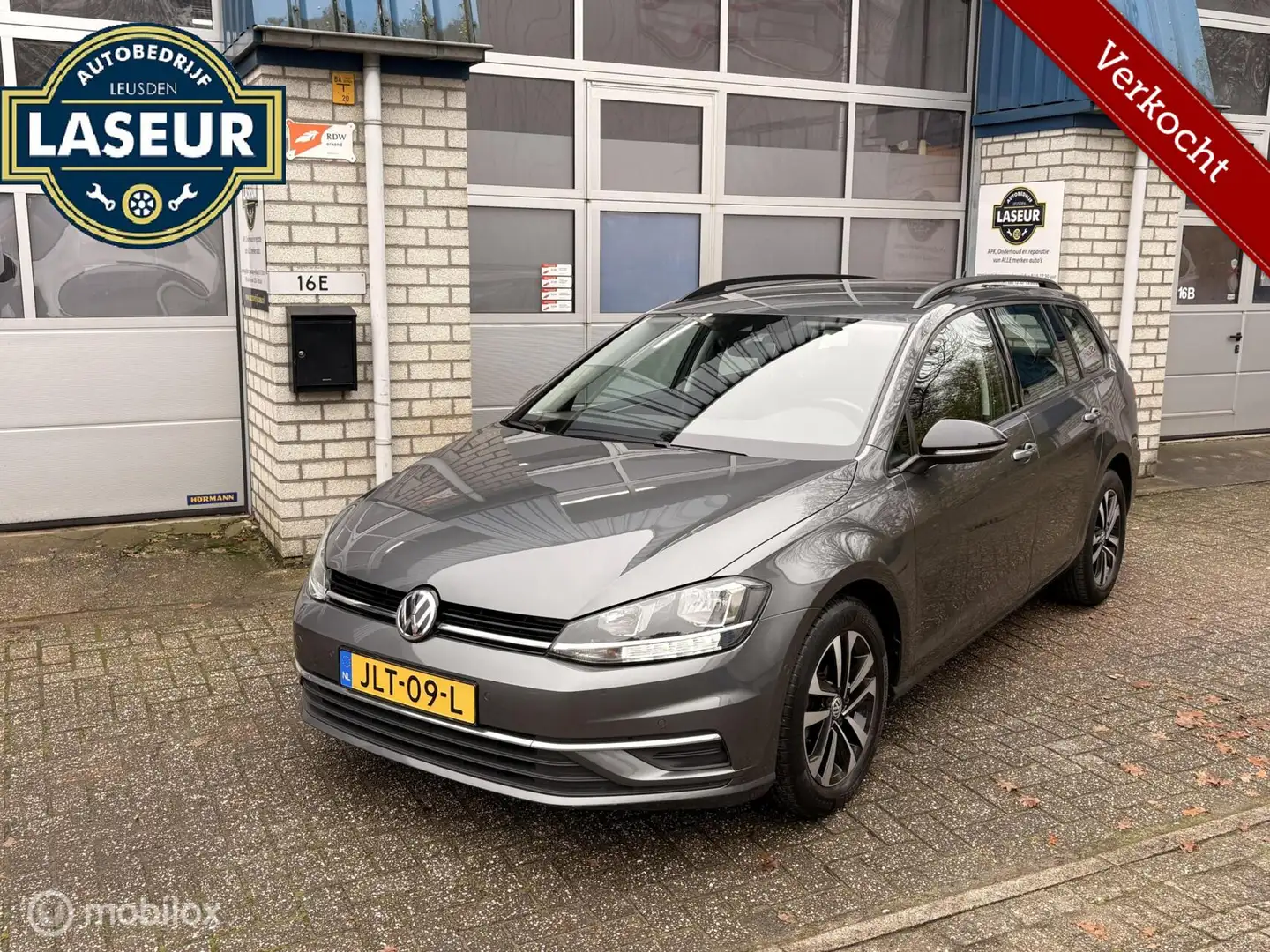 Volkswagen Golf Variant 1.0 TSI Life Business Grau - 1