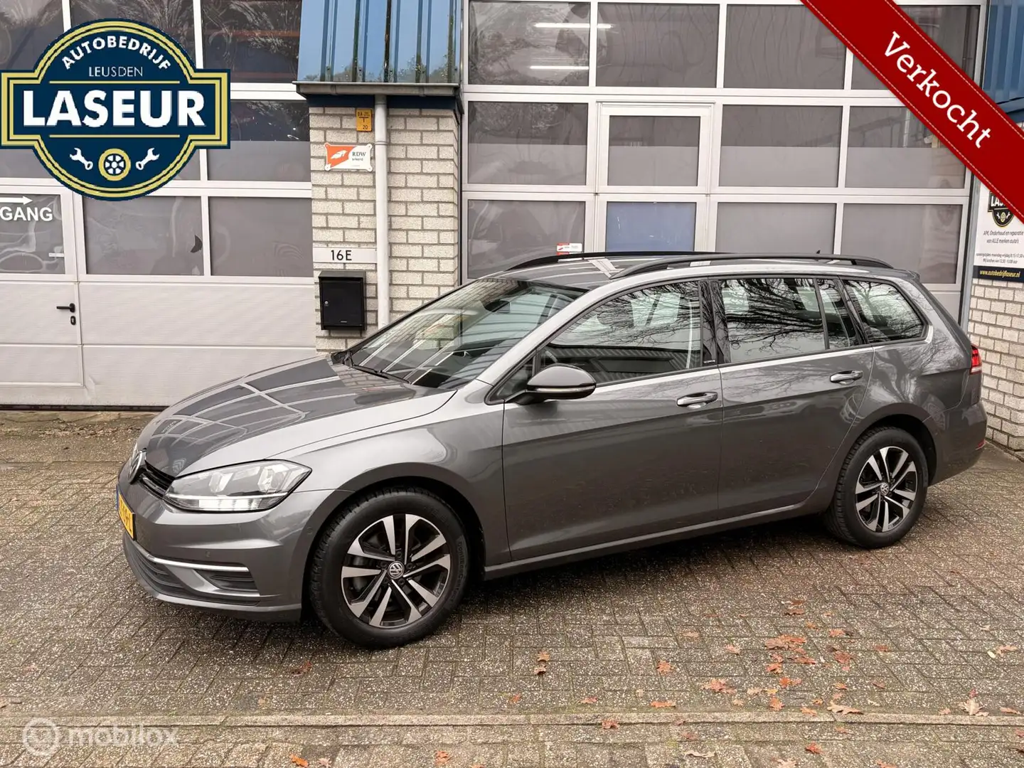 Volkswagen Golf Variant 1.0 TSI Life Business Grau - 2