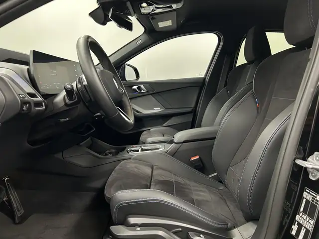 BMW 1 Series view 4