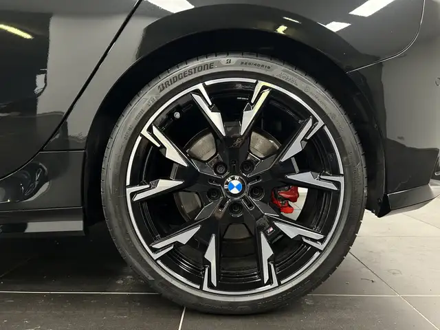 BMW 1 Series view 6