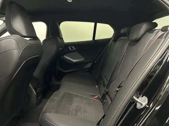 BMW 1 Series view 14