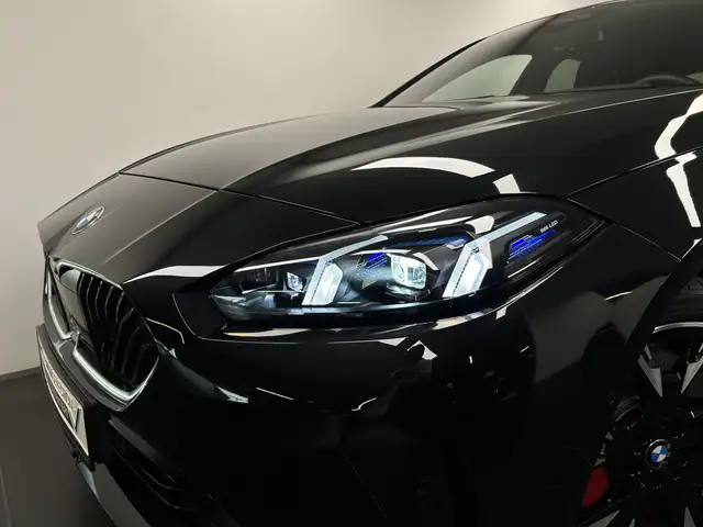 BMW 1 Series view 8