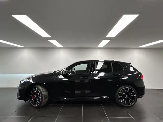 BMW 1 Series view 2