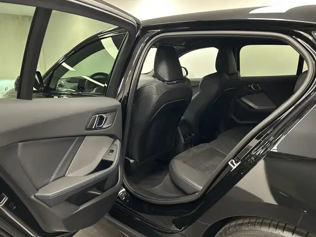 BMW 1 Series view 12