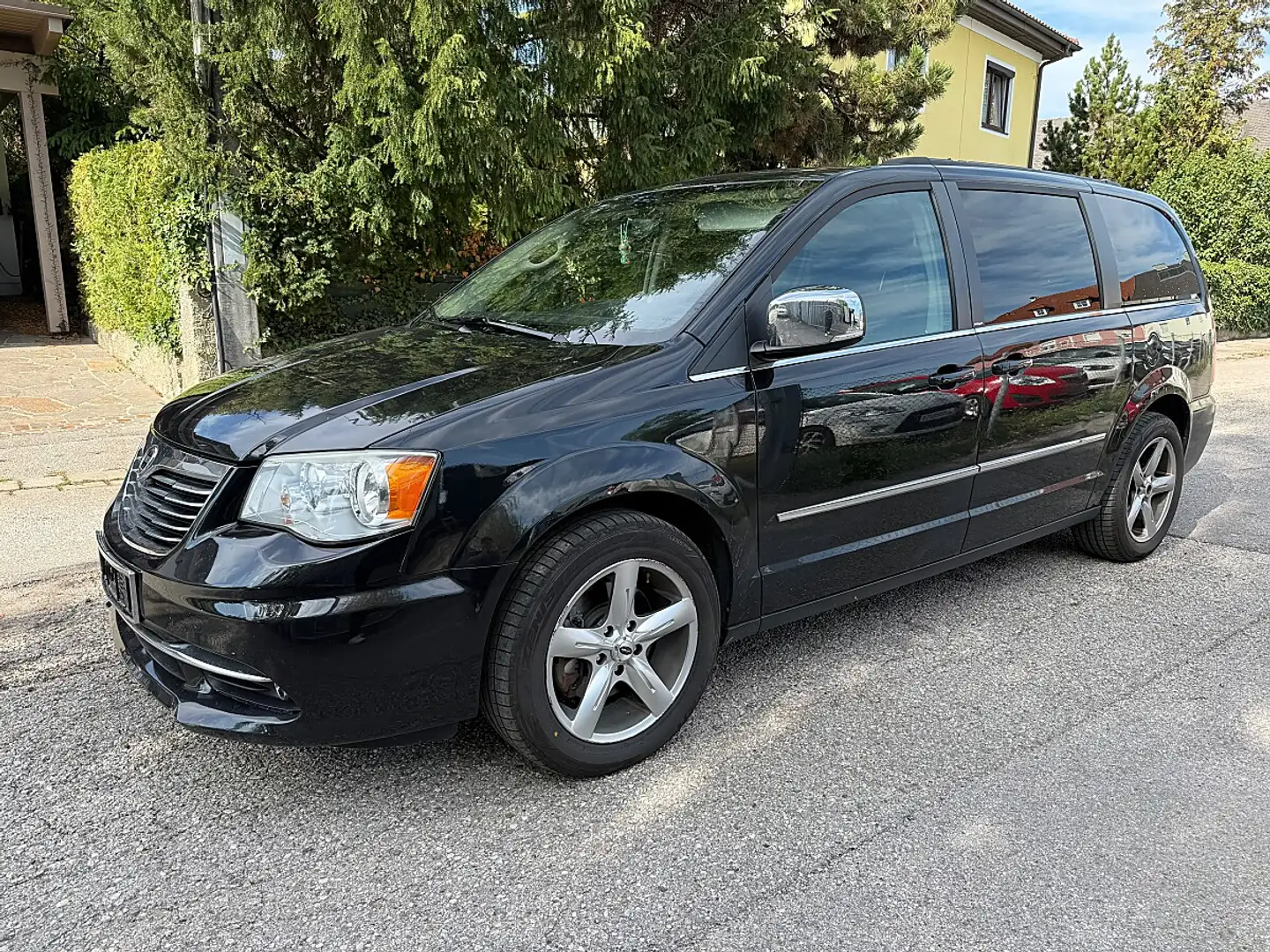 Lancia Voyager 2,8 CRD Platinum Schwarz - 2