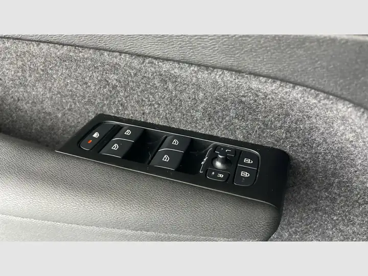 Volvo XC40 T2 Essential Manual 2022, foto 33