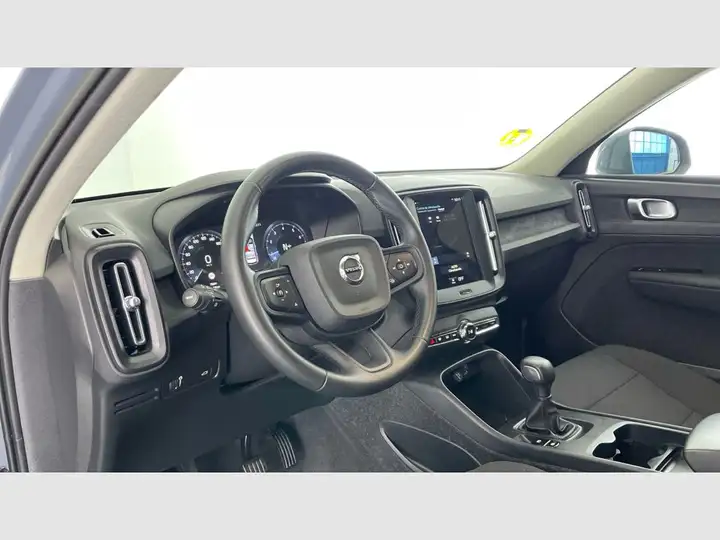 Volvo XC40 T2 Essential Manual 2022, foto 46