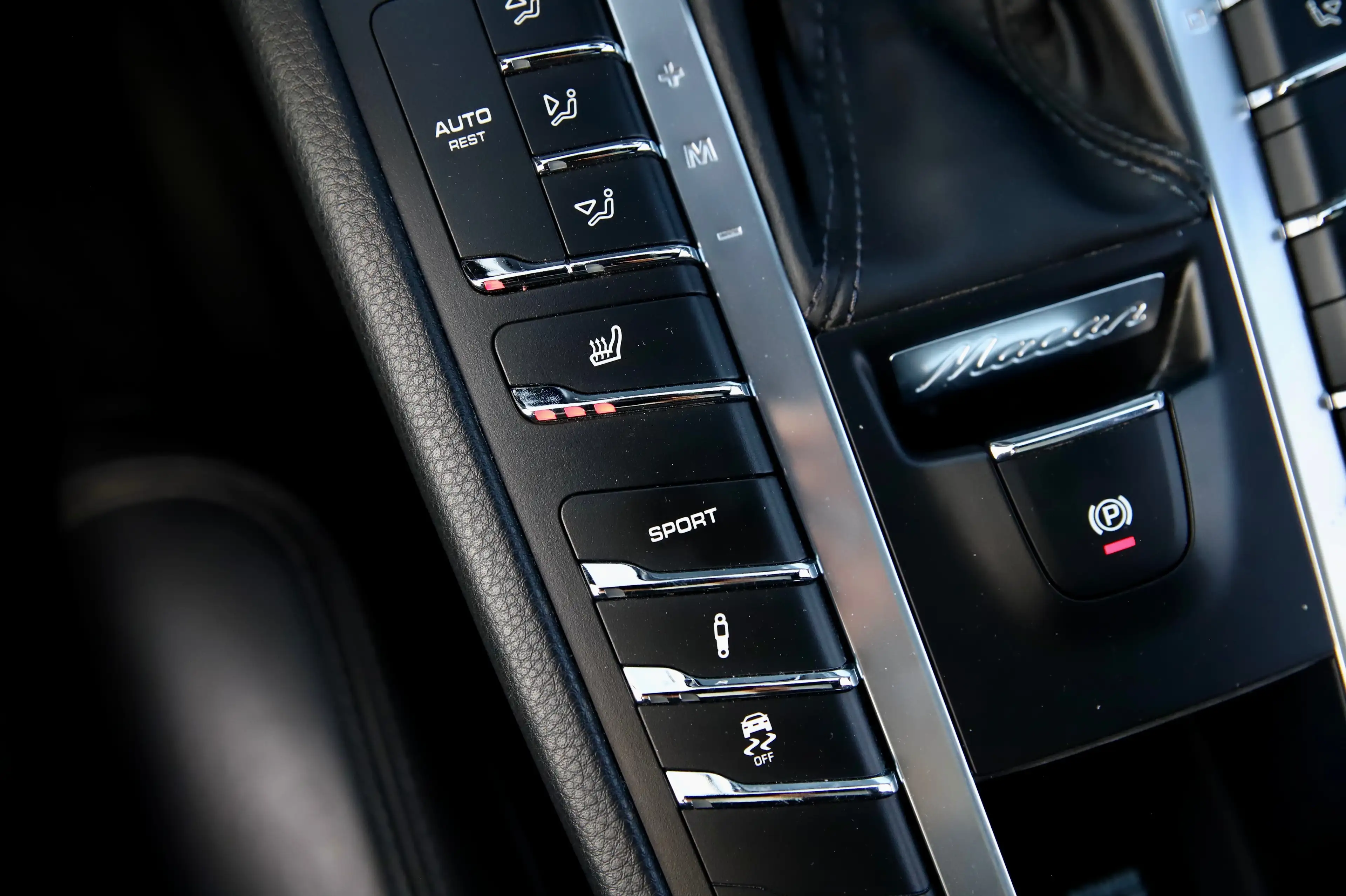 Porsche Macan 2.0T PDK - 21" Design - Pano - Camera - Memory - Trekhaak - ... — photo 24