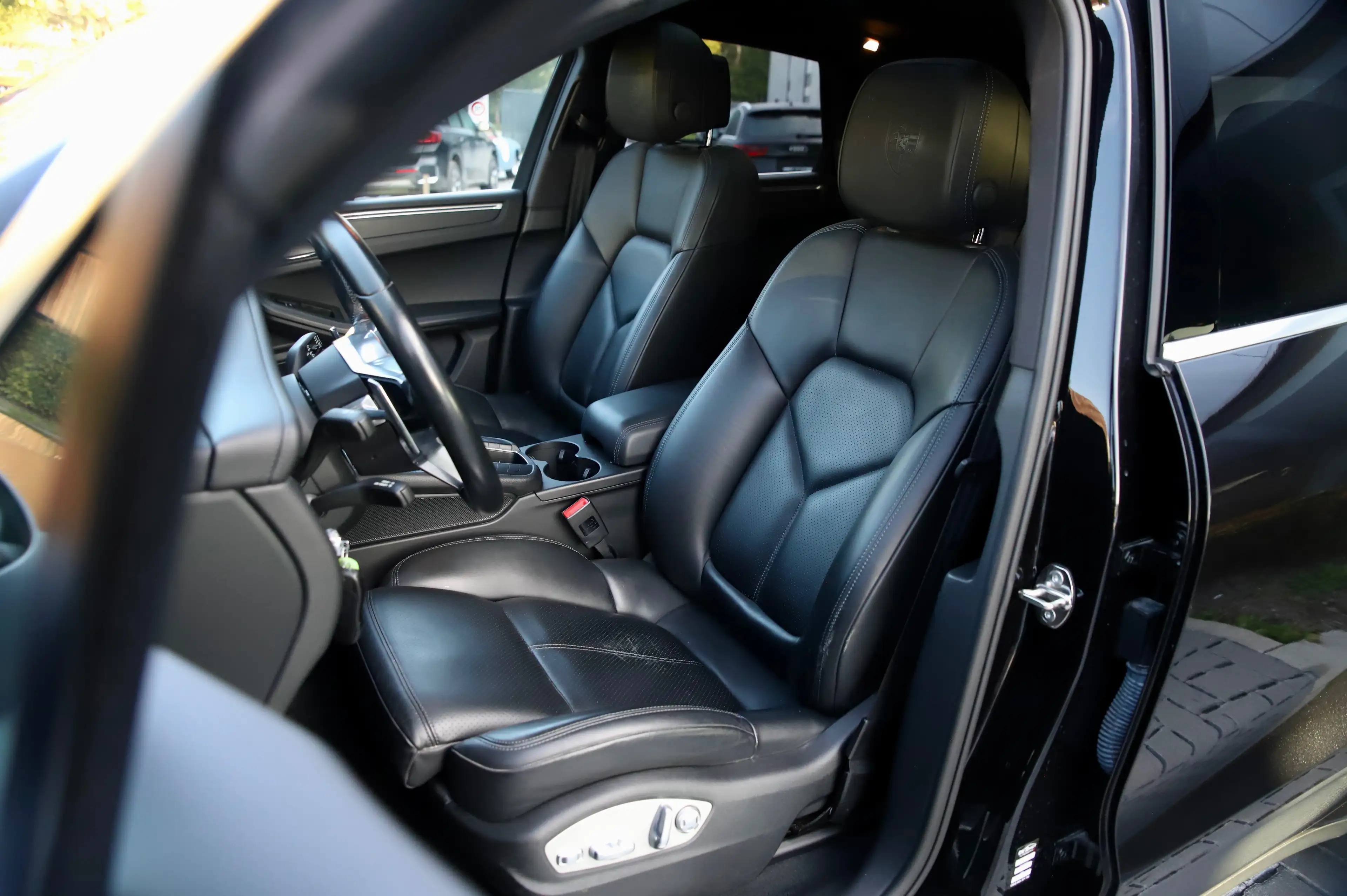 Porsche Macan 2.0T PDK - 21" Design - Pano - Camera - Memory - Trekhaak - ... — photo 15