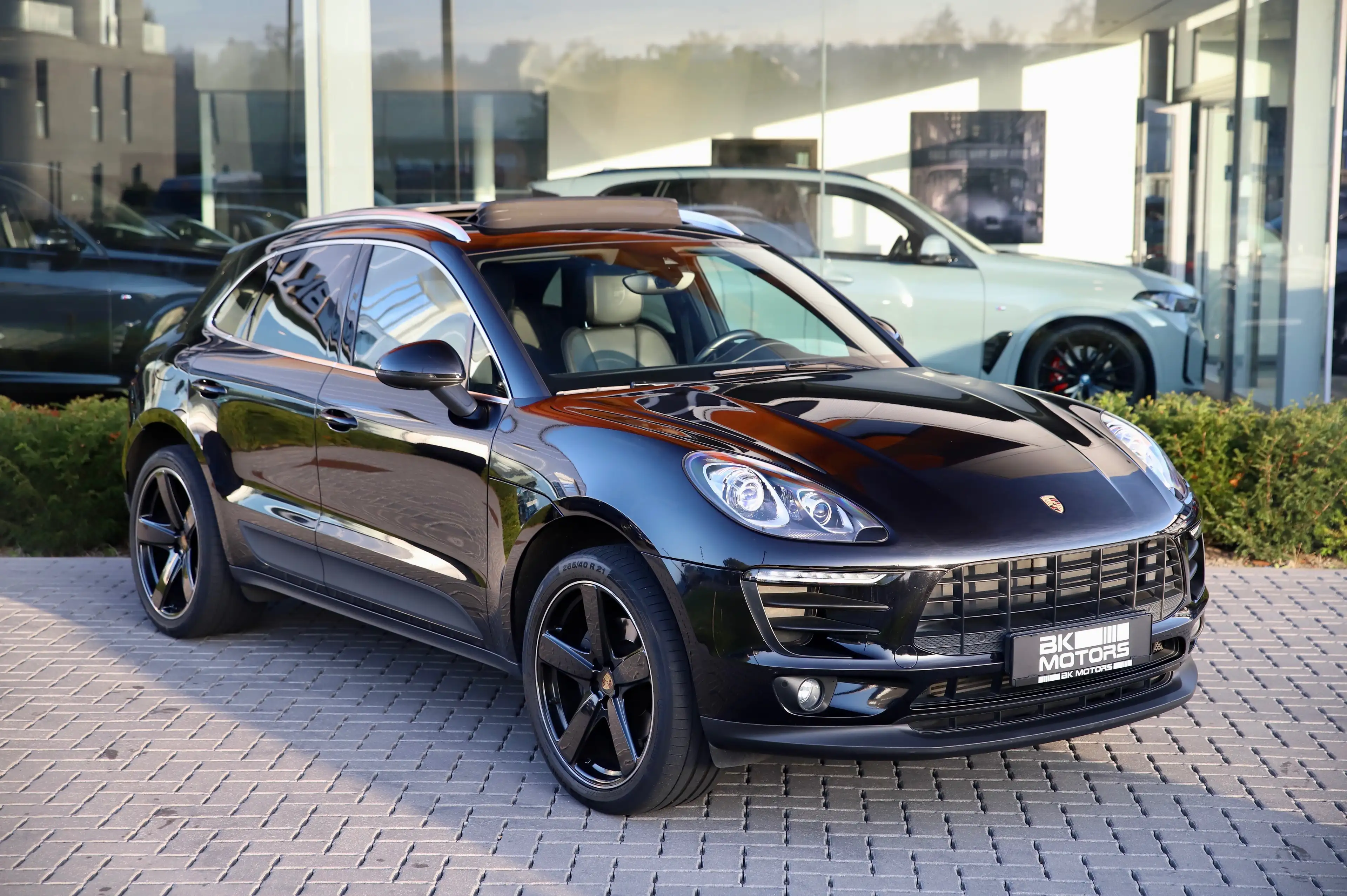Porsche Macan 2.0T PDK - 21" Design - Pano - Camera - Memory - Trekhaak - ... — photo 2