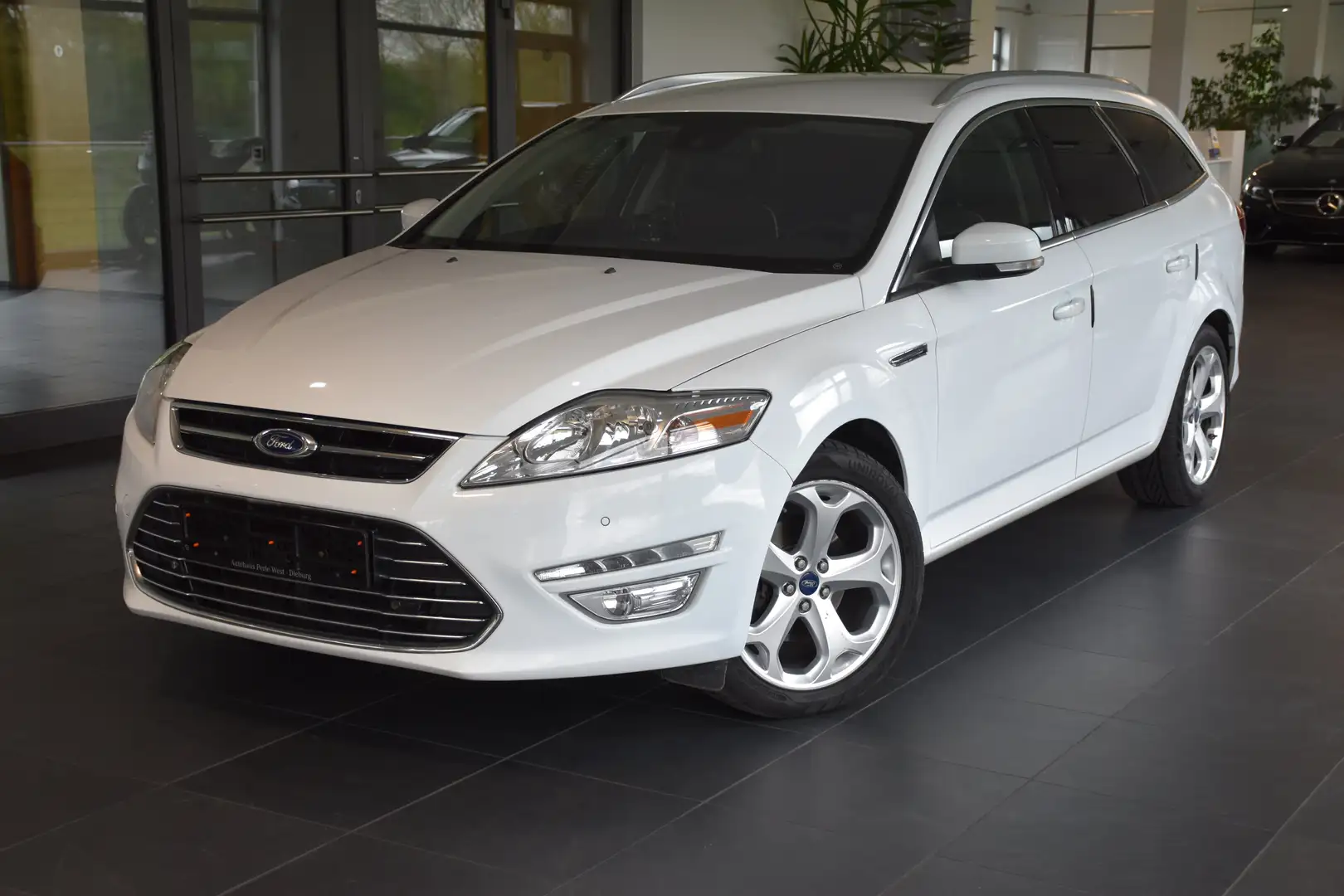 Ford Mondeo 2.0 TDCI Titanium POWRSHIFT"GETRIEBEPROBLEM" Blanc - 1