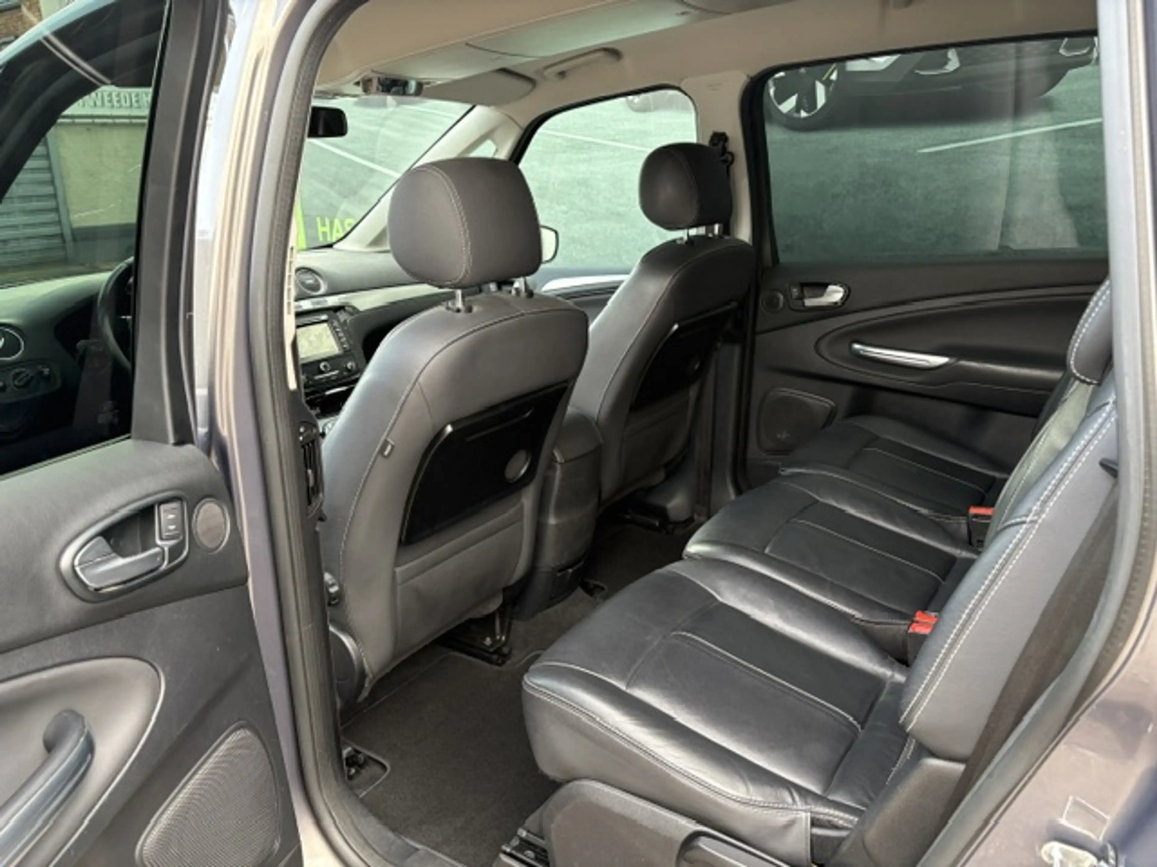 Ford Galaxy 1.6 TDC — photo 16