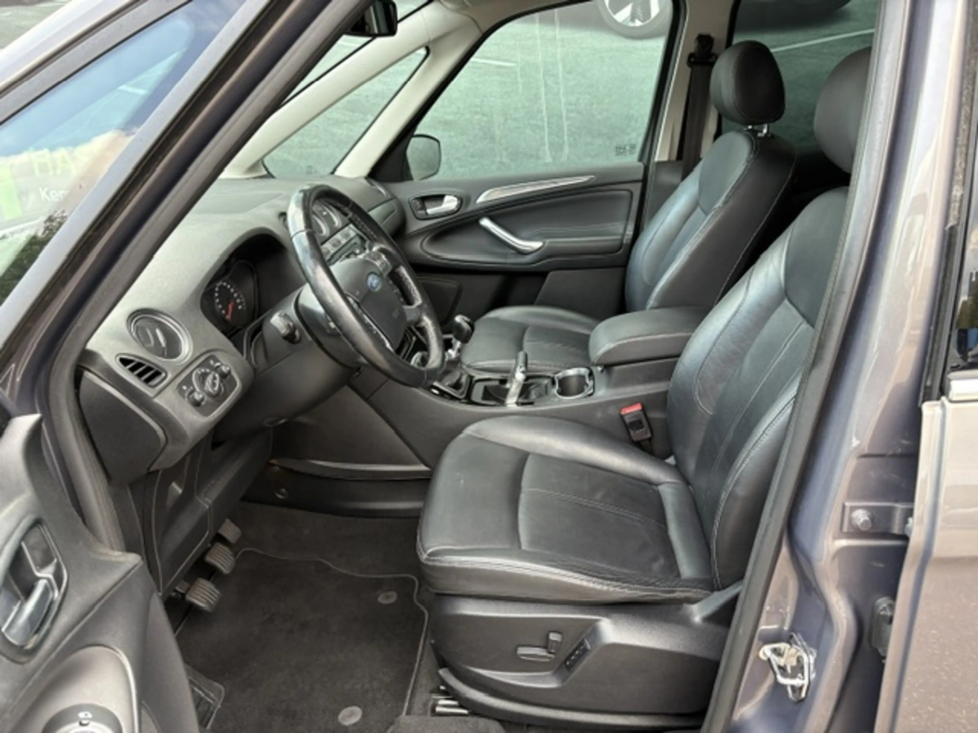 Ford Galaxy 1.6 TDC — photo 7