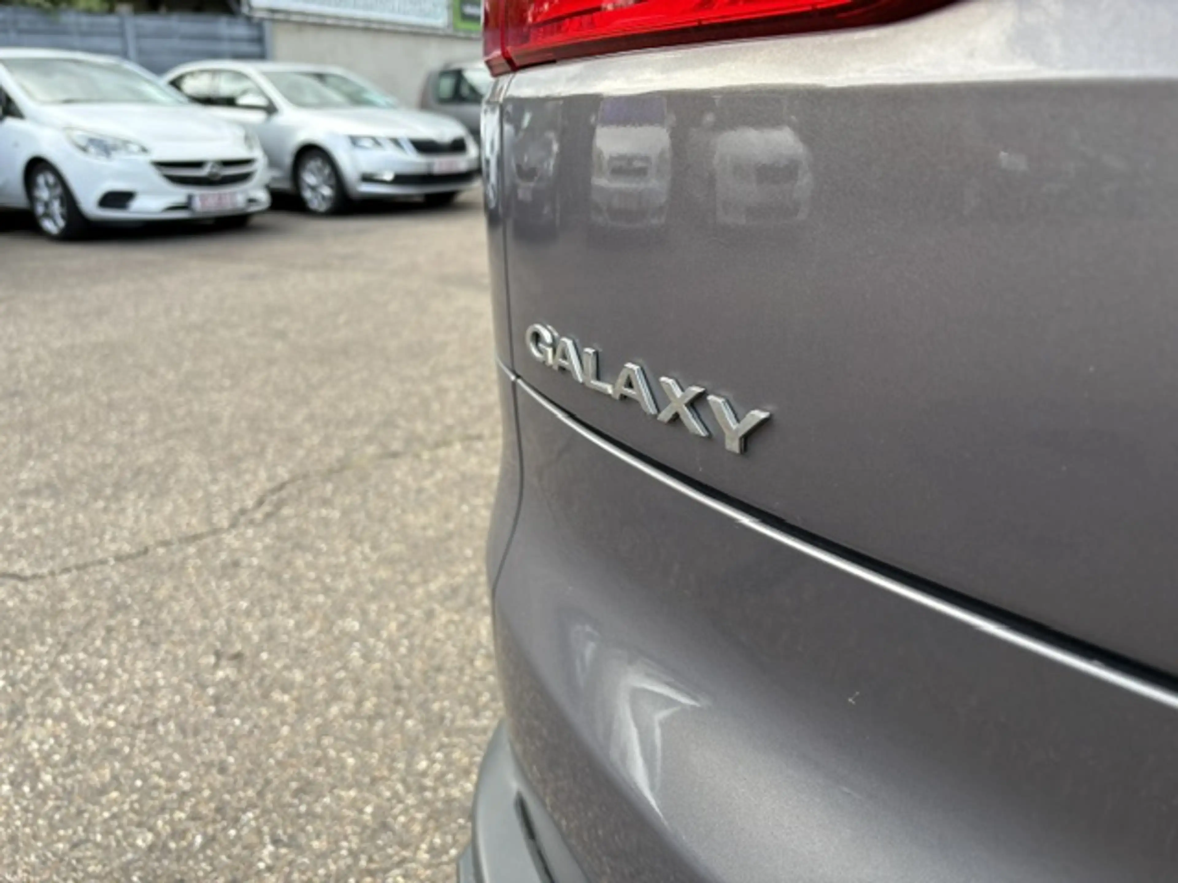 Ford Galaxy 1.6 TDC — photo 21