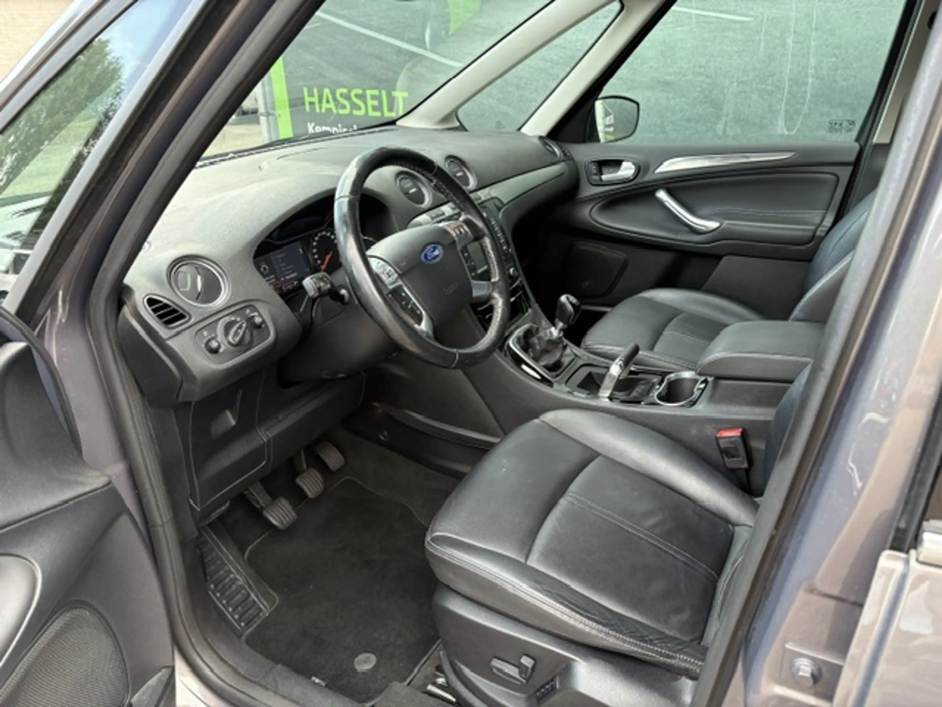 Ford Galaxy 1.6 TDC — photo 8