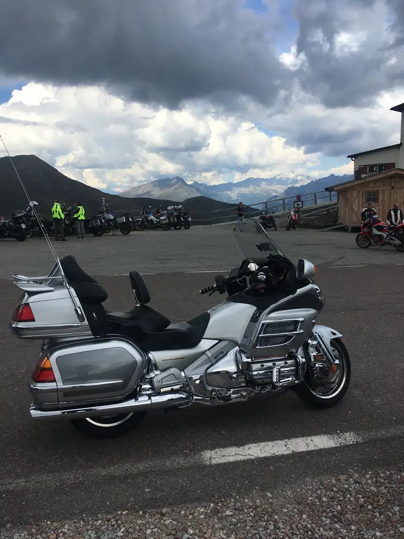 Honda GL 1800 Tourer - 1