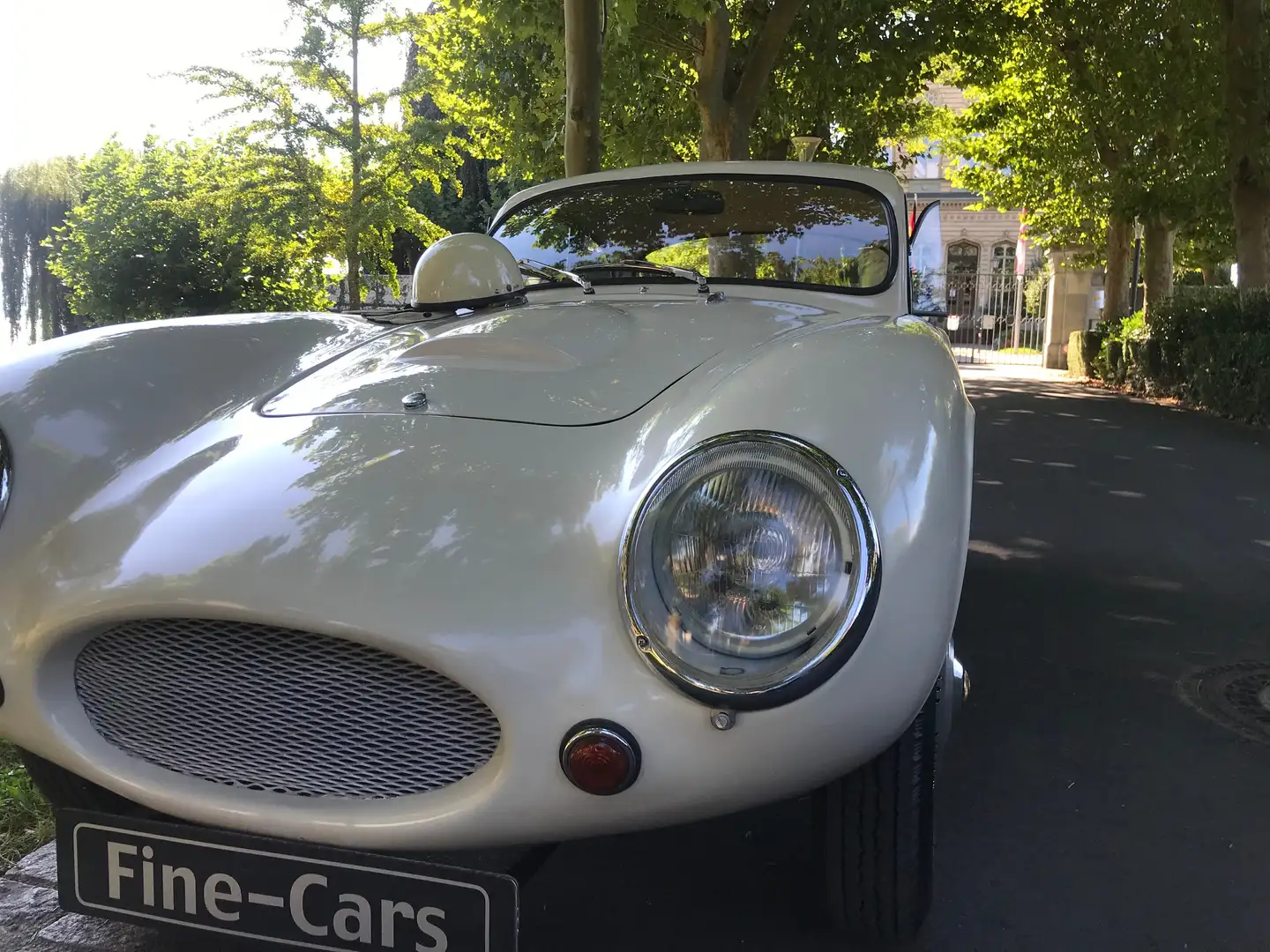 Oldtimer Rochdale GT 1 von 5 original Fahrzeugen 1367GJJ Weiß - 1