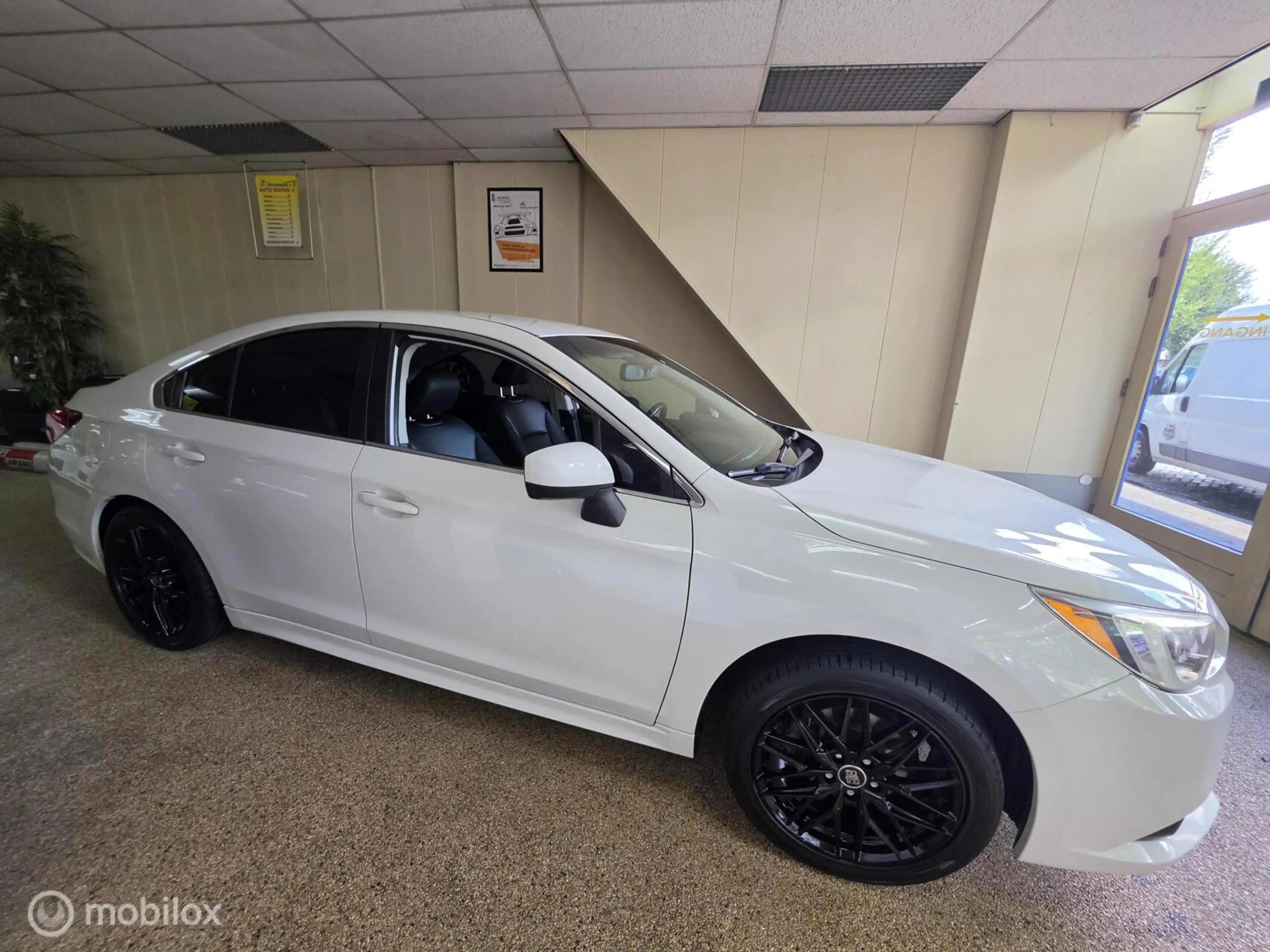 Subaru Legacy 2.5i Sport Executive — photo 4