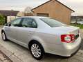 Volkswagen Jetta 1.6 CR TDi Comfortline DPF*GPS*AIRCO*1ER PROP* Grau - thumbnail 4