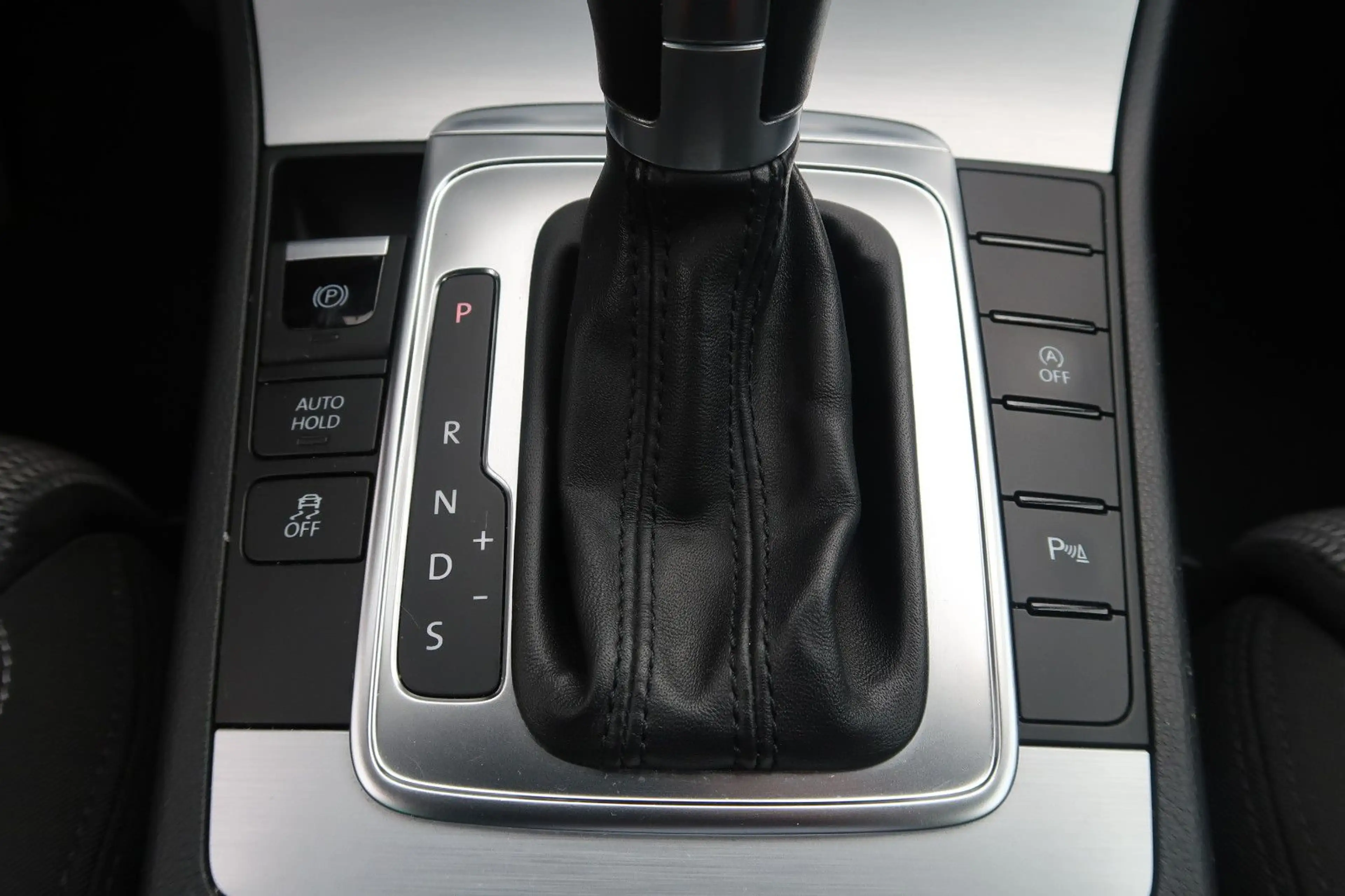 Volkswagen CC 2.0TDI *AUTOMATIK *TEMPOMAT *BI-XENON *2.HAND — photo 15